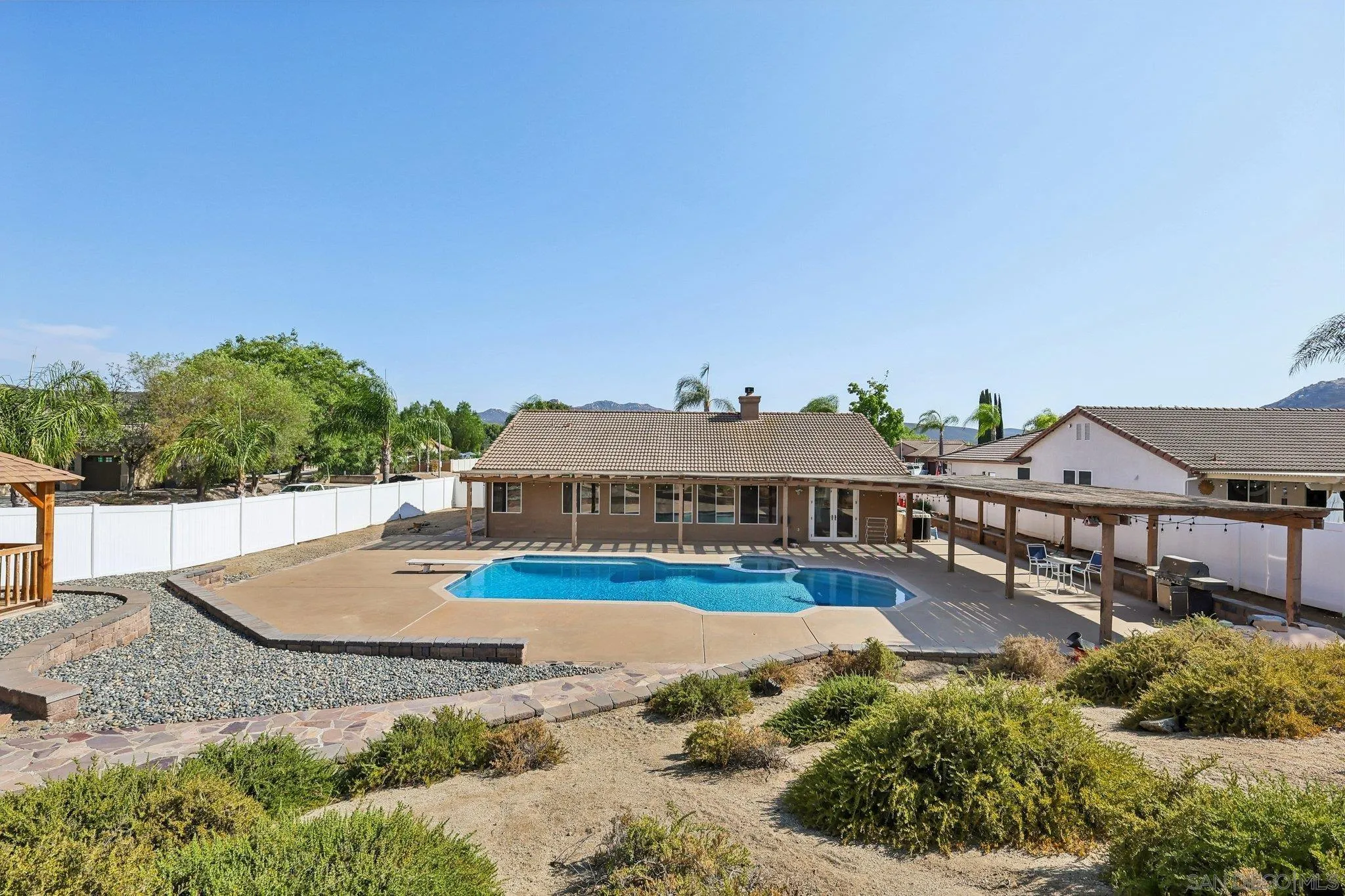 https://cdn.realtyfeed.com/cdn/127/260020029/b4cc80964c9f54e85defcd317abc6eff.webp
