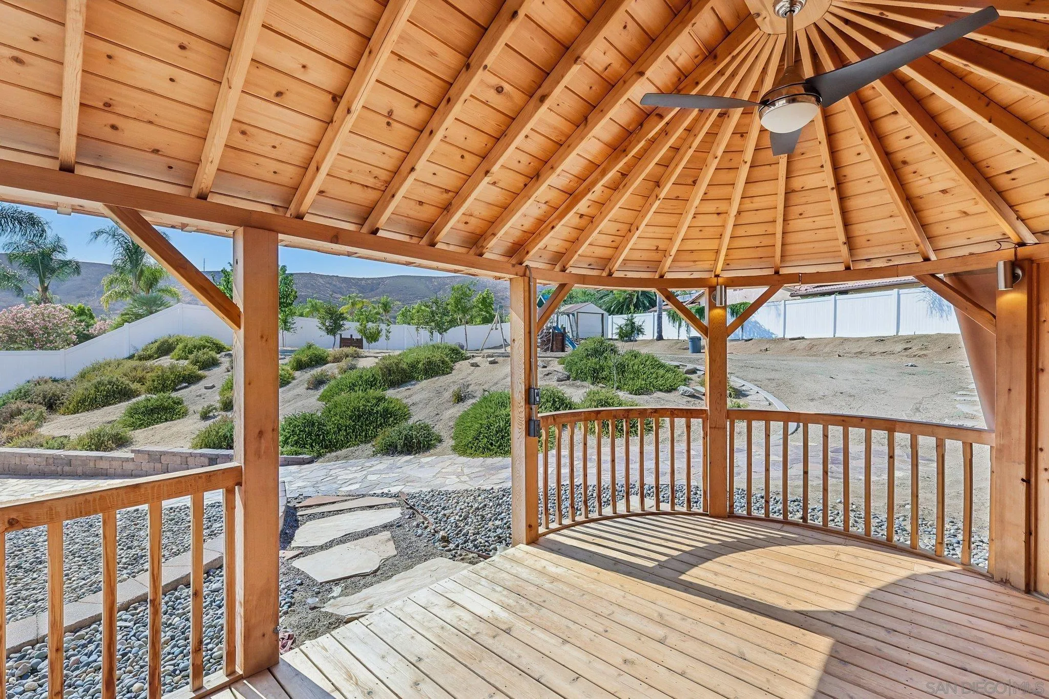 https://cdn.realtyfeed.com/cdn/127/260020029/c400c1307f76d29c88394be4dae643f8.webp