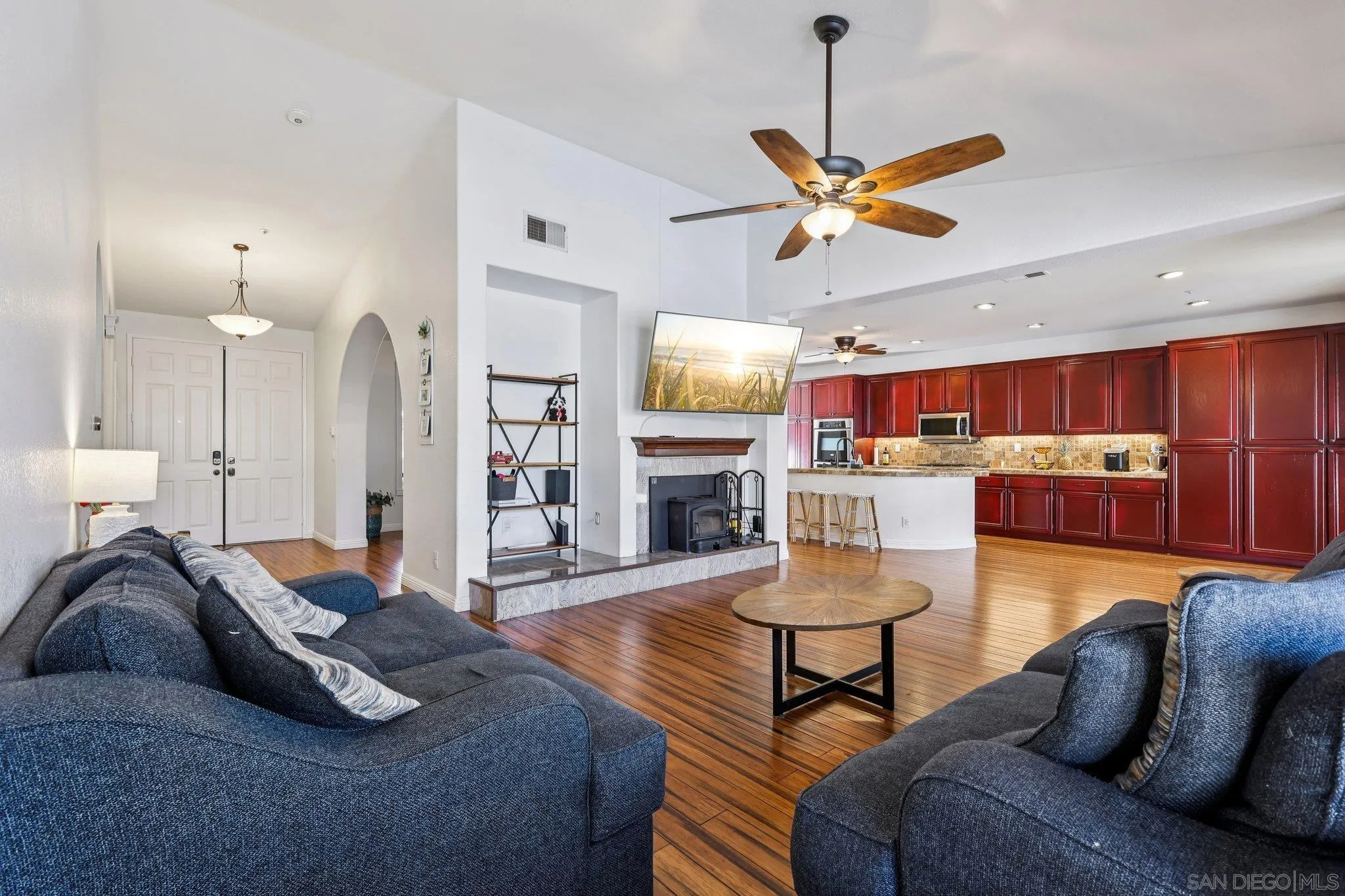 https://cdn.realtyfeed.com/cdn/127/260020029/c4525684af968f7a86339f365d67179c.webp