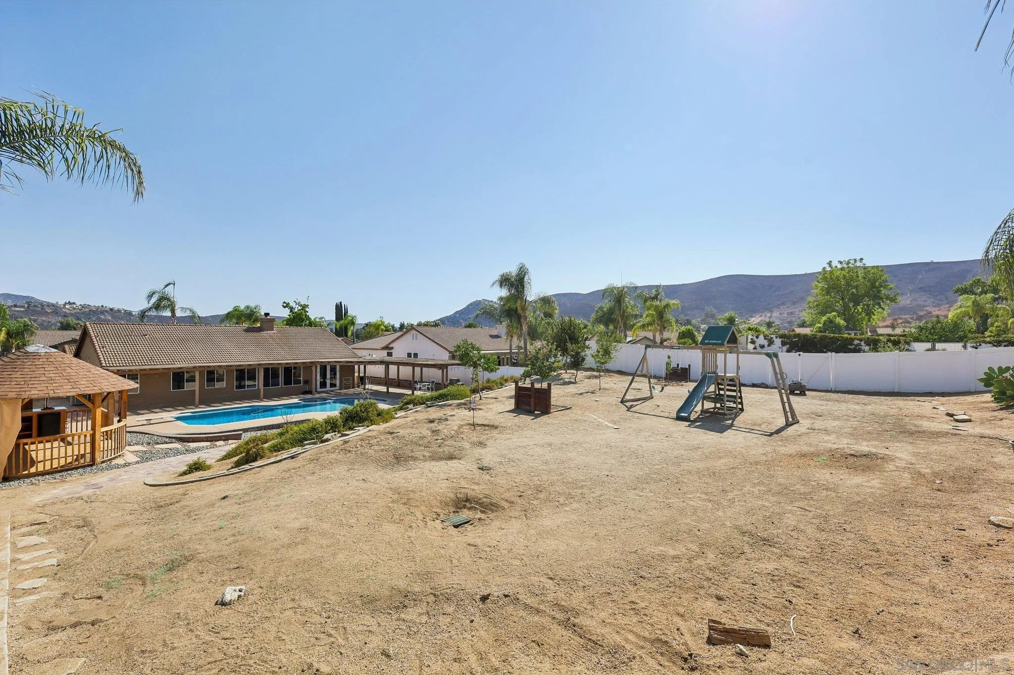 https://cdn.realtyfeed.com/cdn/127/260020029/ef978b16d47127533d0820a0506c4f46.webp