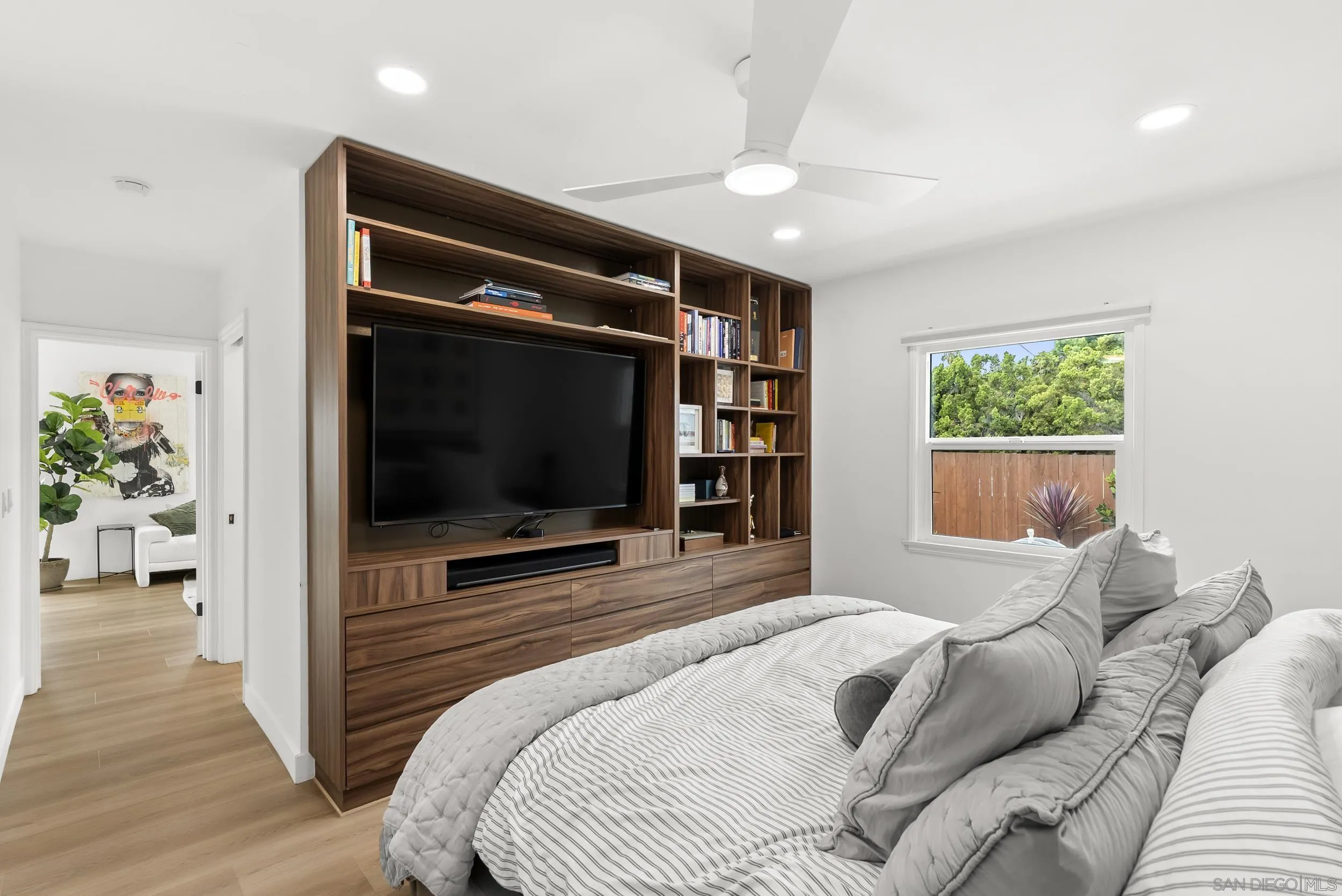 https://cdn.realtyfeed.com/cdn/127/260020030/93dcbee103246999b41173ceed0e8ff5.webp