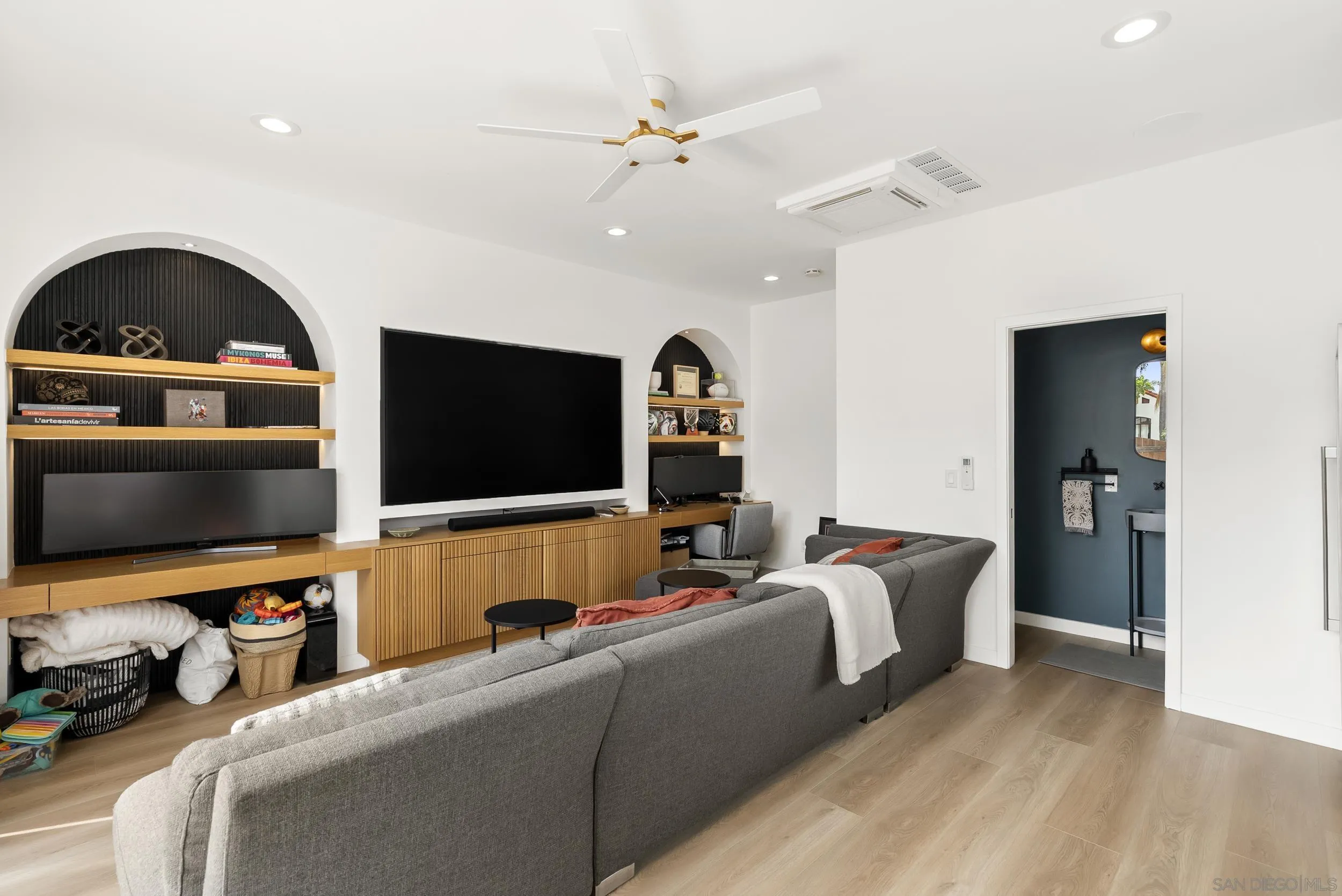 https://cdn.realtyfeed.com/cdn/127/260020030/98724ae4f748383c0139503eedc58617.webp