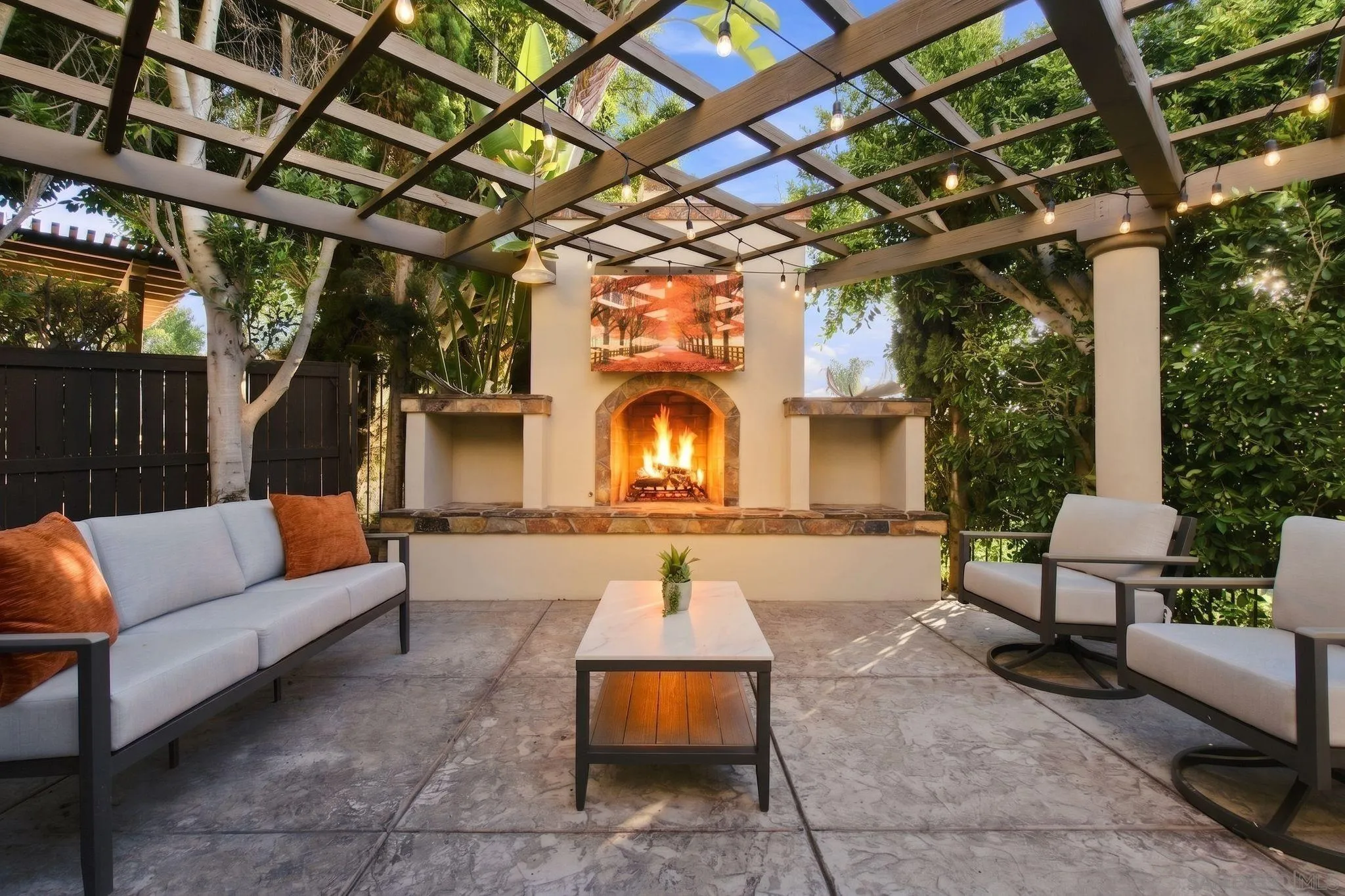 https://cdn.realtyfeed.com/cdn/127/260020031/1a9378aff3f39e82b668535d464786d7.webp