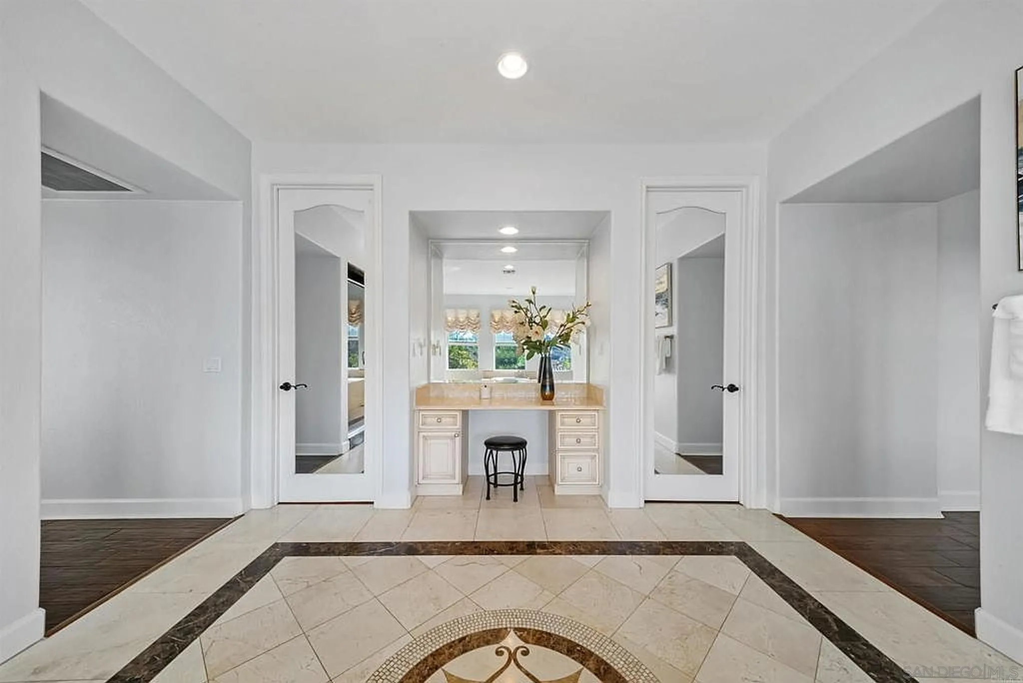 https://cdn.realtyfeed.com/cdn/127/260020031/3844da2a783c85636d93390bbc9bc320.webp