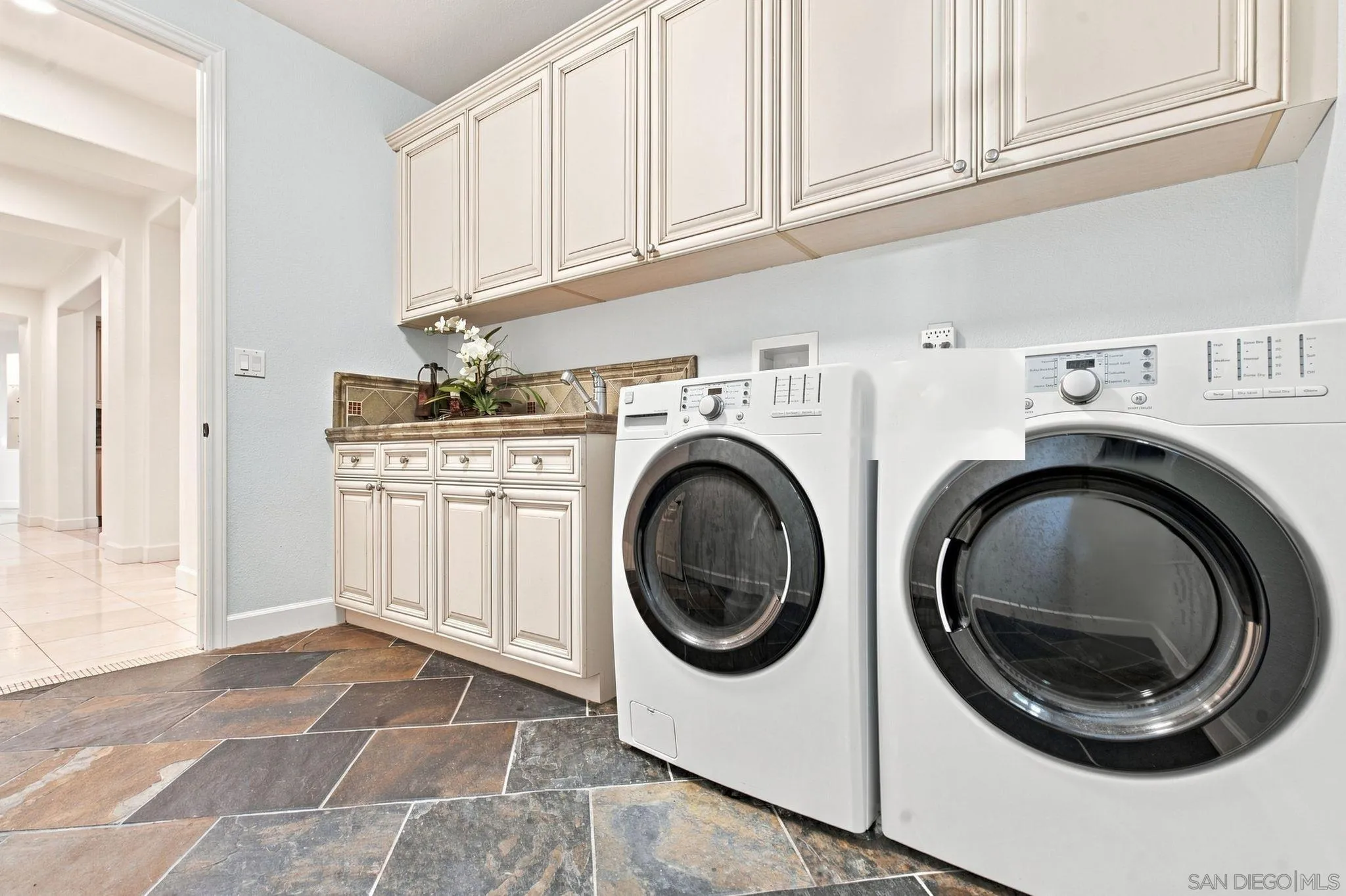 https://cdn.realtyfeed.com/cdn/127/260020031/3b25c2078d64b59f13a10671f3efa3ef.webp