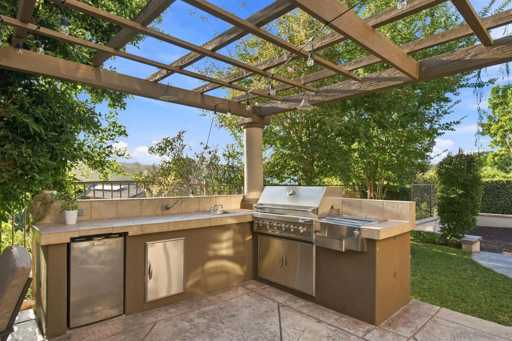 https://cdn.realtyfeed.com/cdn/127/260020031/4cdd263f9d4aaa03d9bafe79709daa80.webp