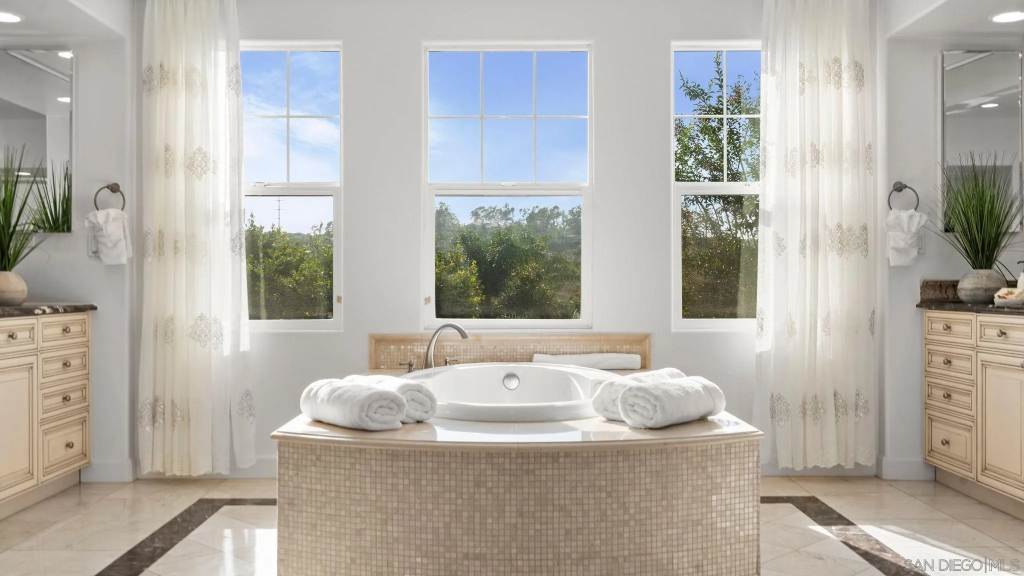 https://cdn.realtyfeed.com/cdn/127/260020031/8386c4bd37b1e2da271ea79febd5bee3.webp
