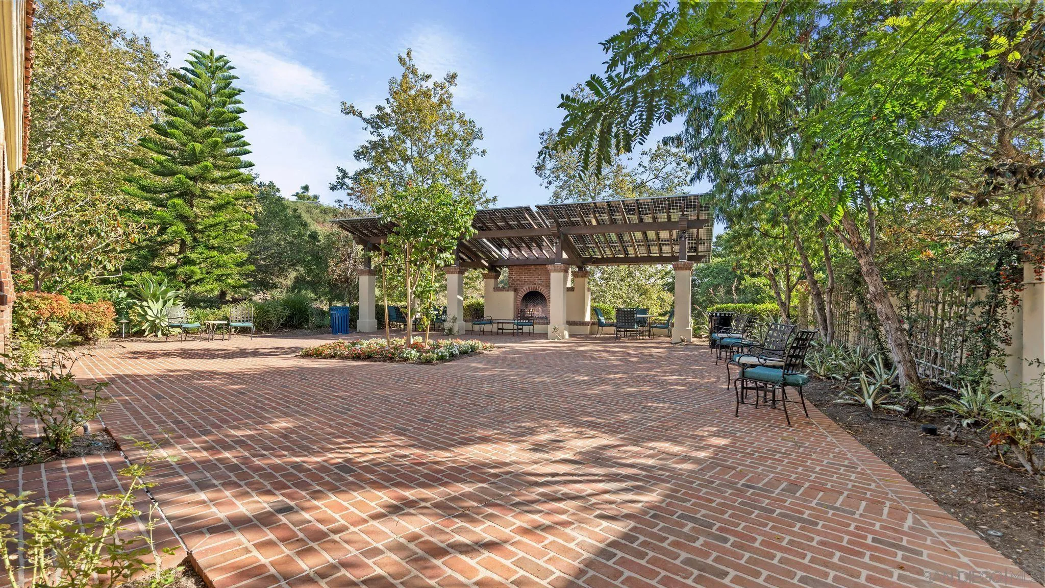 https://cdn.realtyfeed.com/cdn/127/260020031/a3734888650da7663f355b5c65f977c6.webp