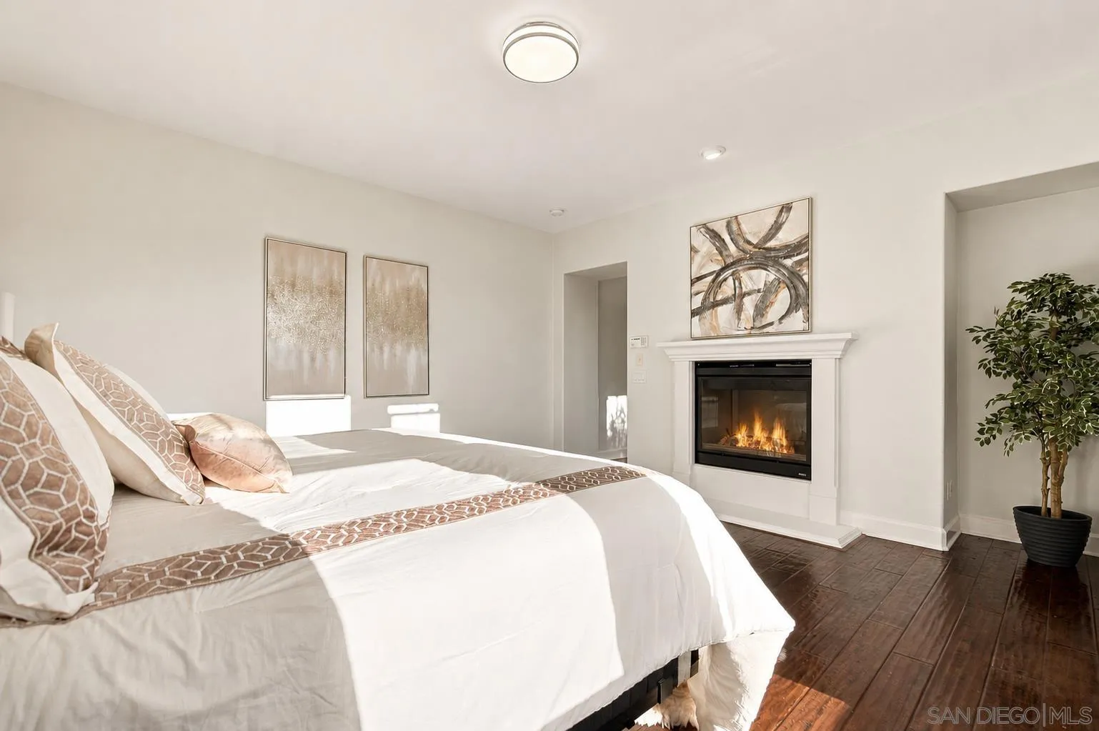 https://cdn.realtyfeed.com/cdn/127/260020031/a80f449585edd7e7d6f70f280db8ca75.webp