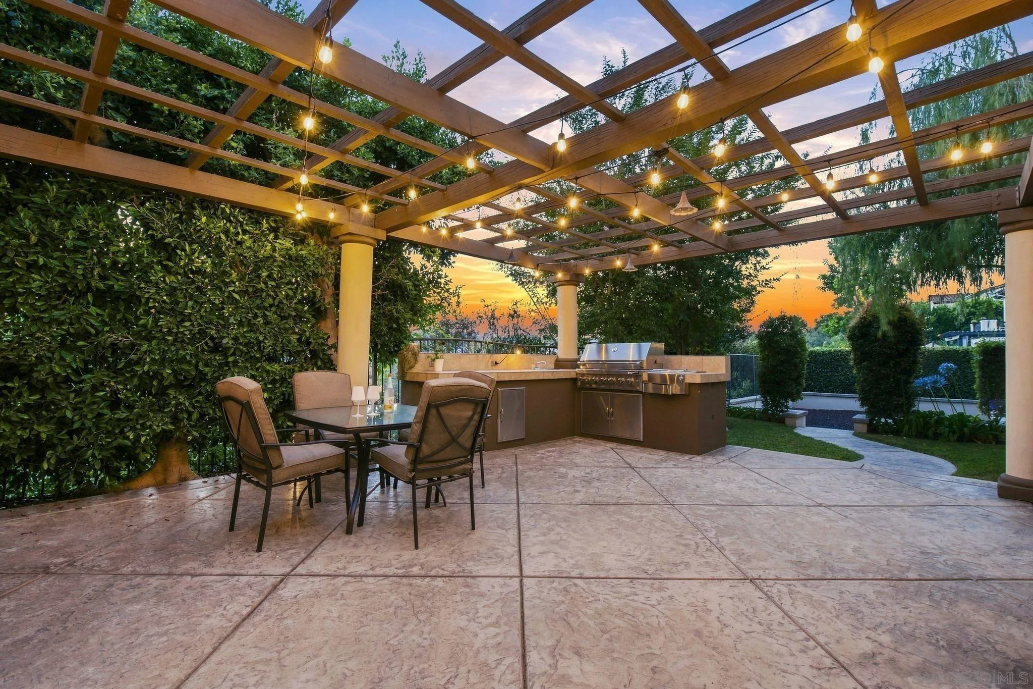 https://cdn.realtyfeed.com/cdn/127/260020031/b7844081e894eff8b9748da641cfe4ca.webp