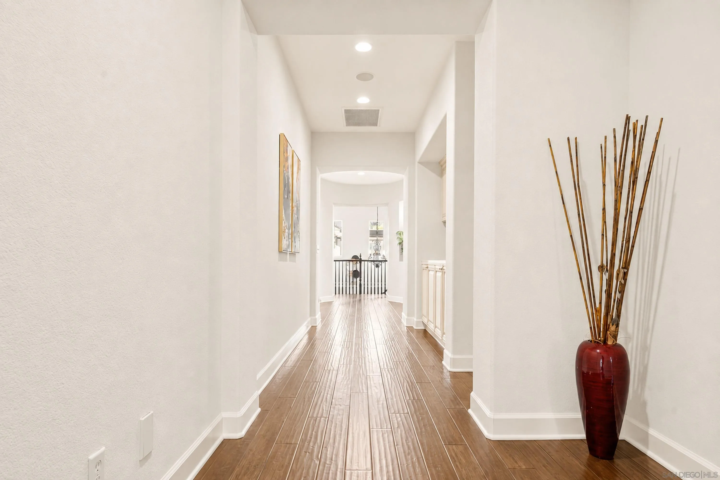 https://cdn.realtyfeed.com/cdn/127/260020031/c76e7c47fd0db594a33bb08f1d784ba5.webp