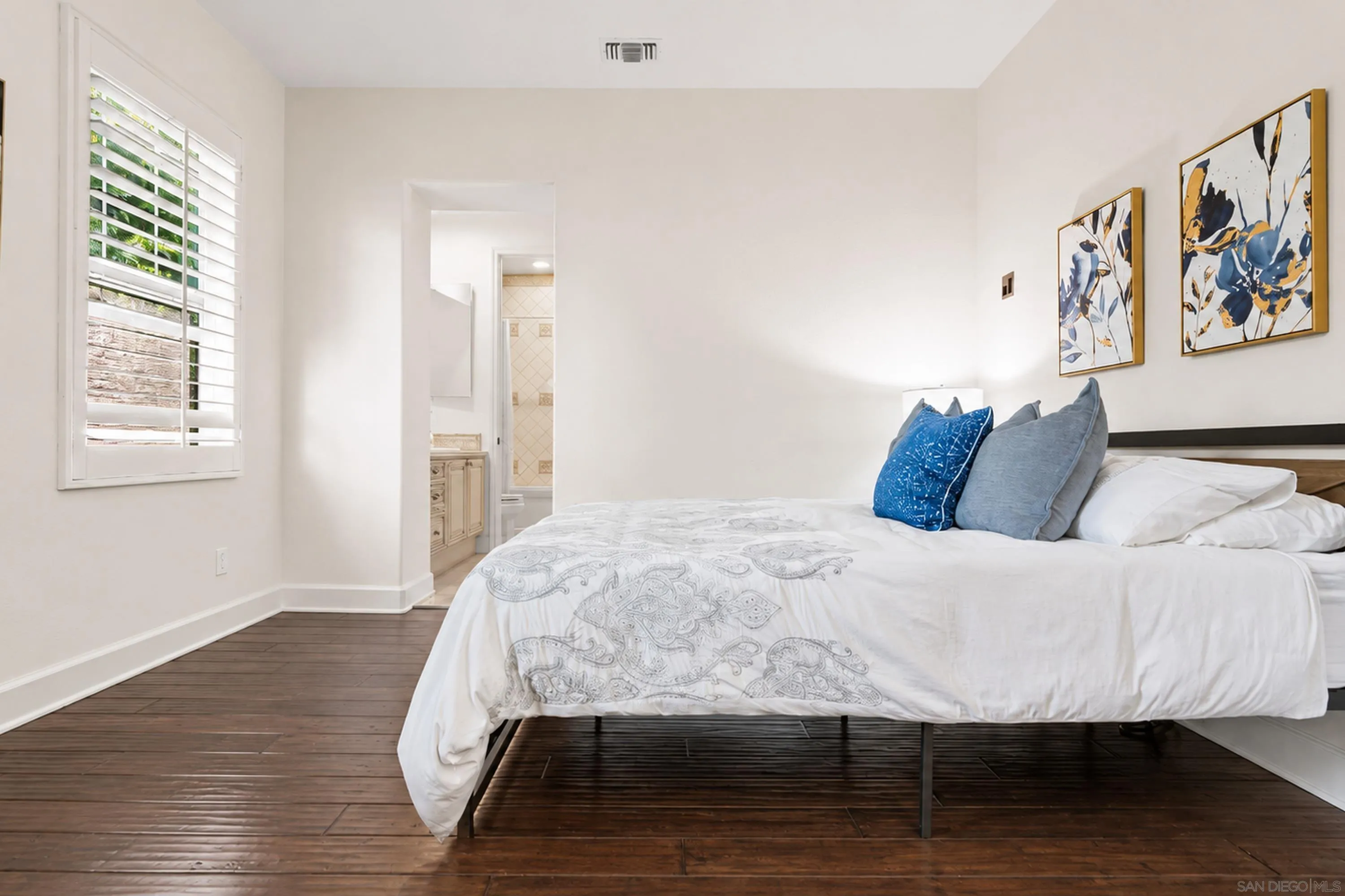 https://cdn.realtyfeed.com/cdn/127/260020031/f1e7374d223db6f9d9e99ff8af28d48b.webp