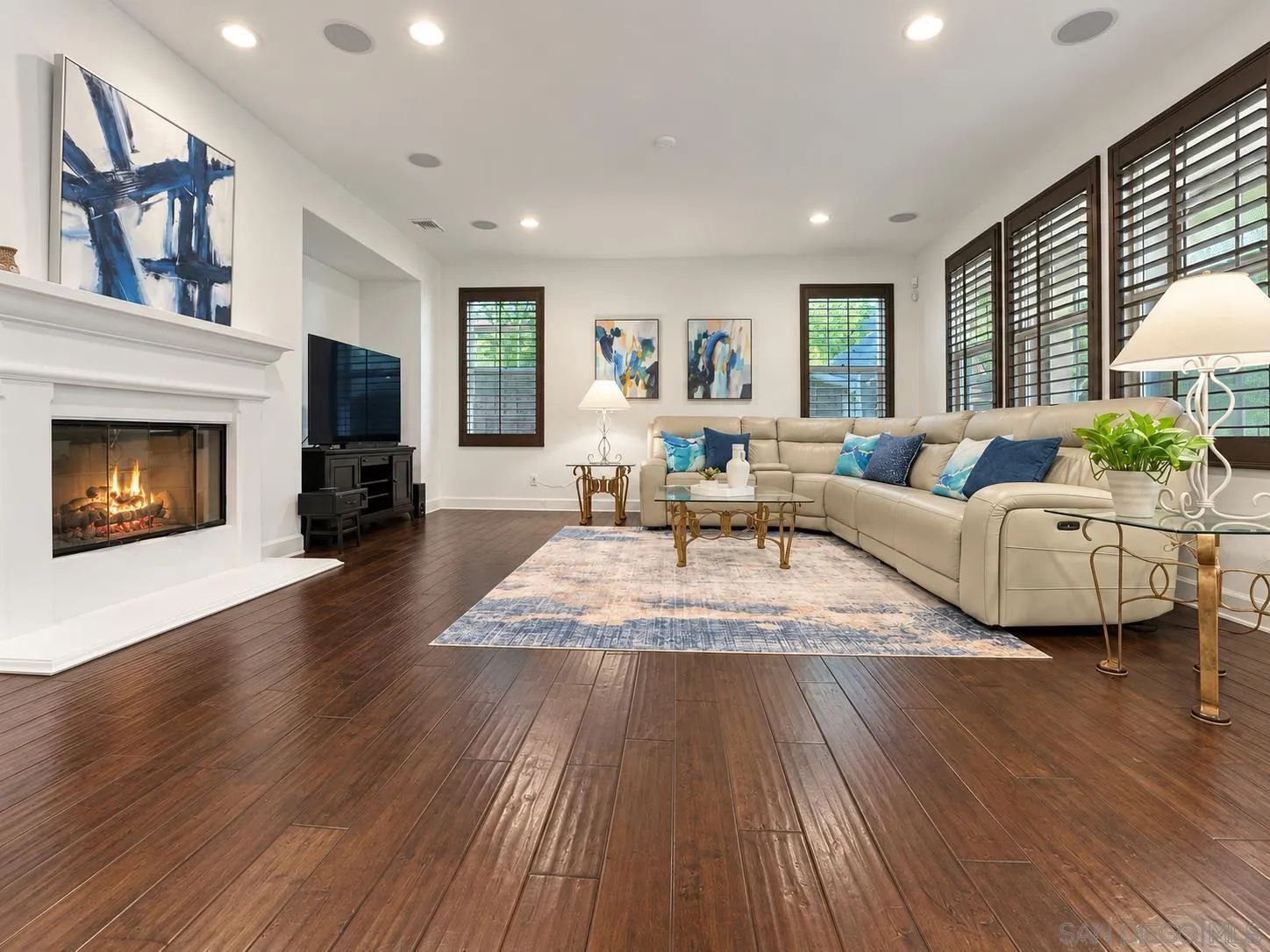 https://cdn.realtyfeed.com/cdn/127/260020031/f98f5e2e1e02d80891c614915ed8f499.webp