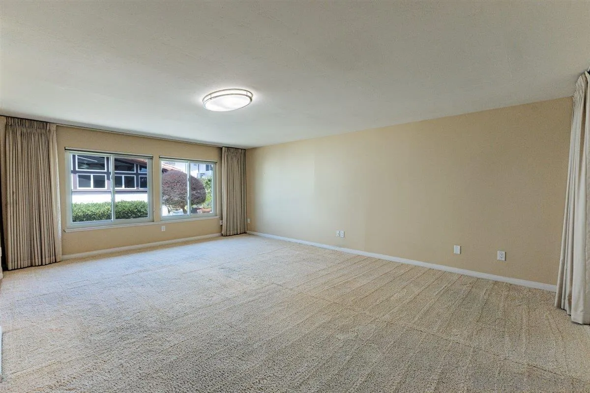 Photo #9: 260020038 Listing: Photo #9