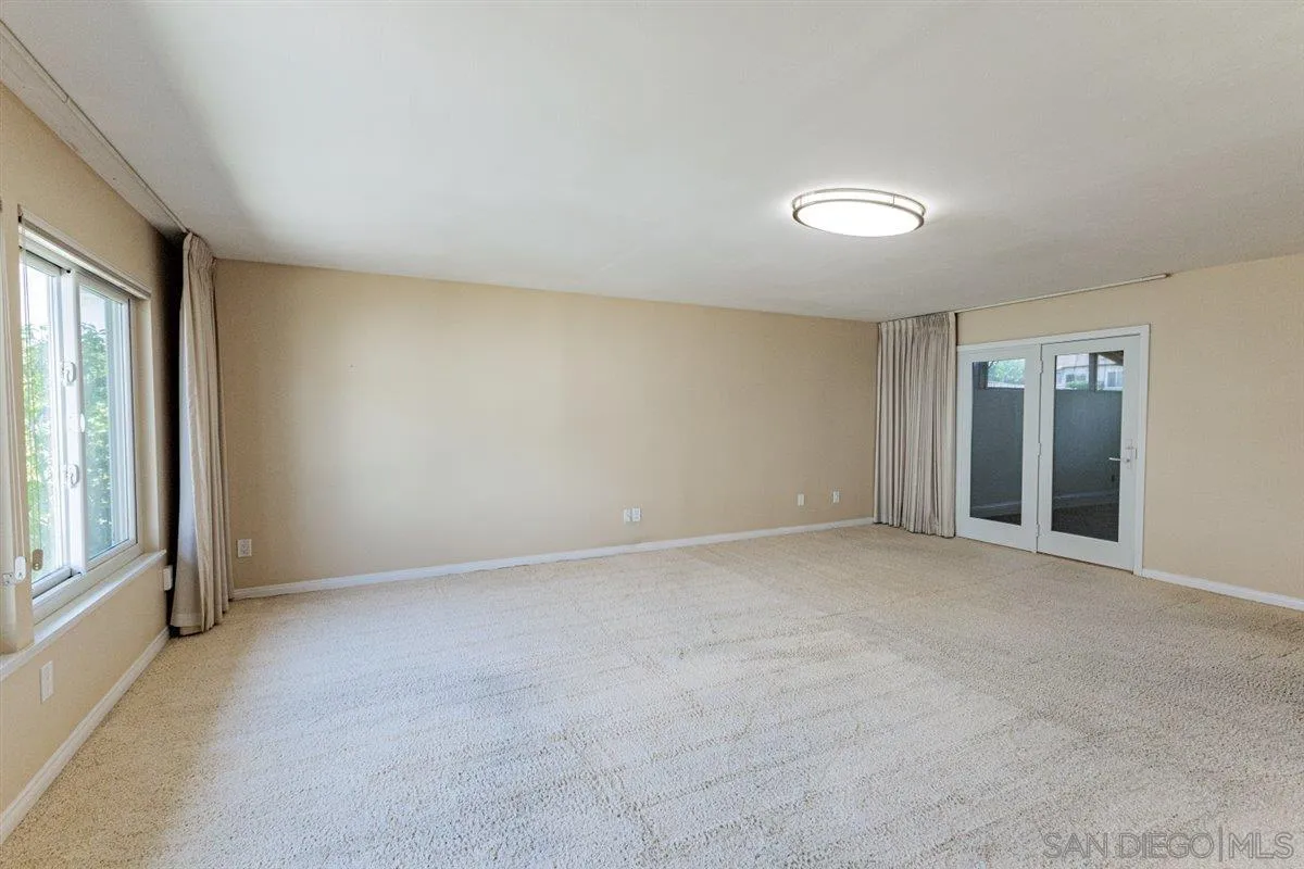 Photo #8: 260020038 Listing: Photo #8