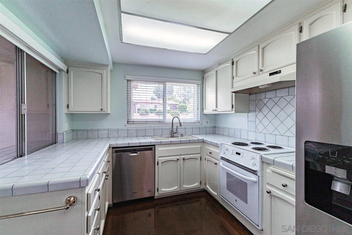 Photo #12: 260020038 Listing: Photo #12