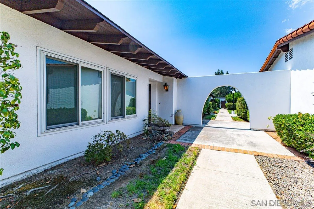 Photo #2: 260020038 Listing: Photo #2