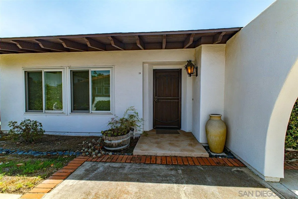 Photo #3: 260020038 Listing: Photo #3