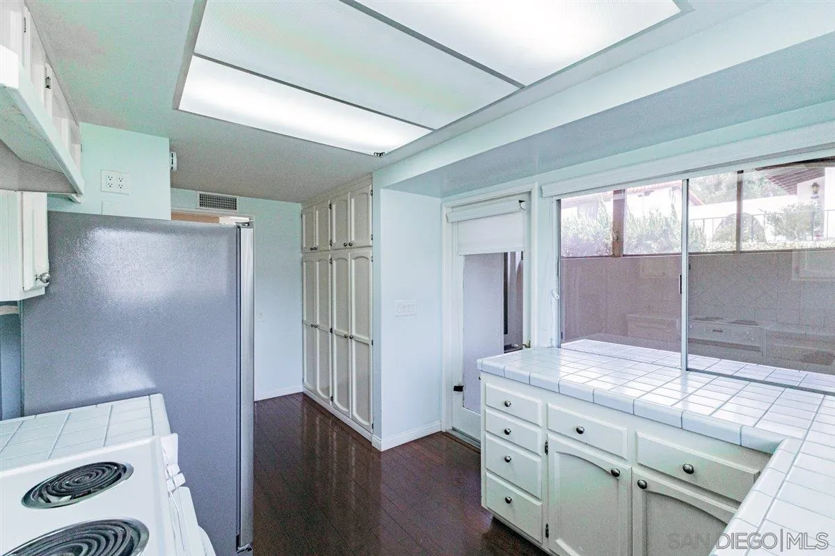 Photo #14: 260020038 Listing: Photo #14