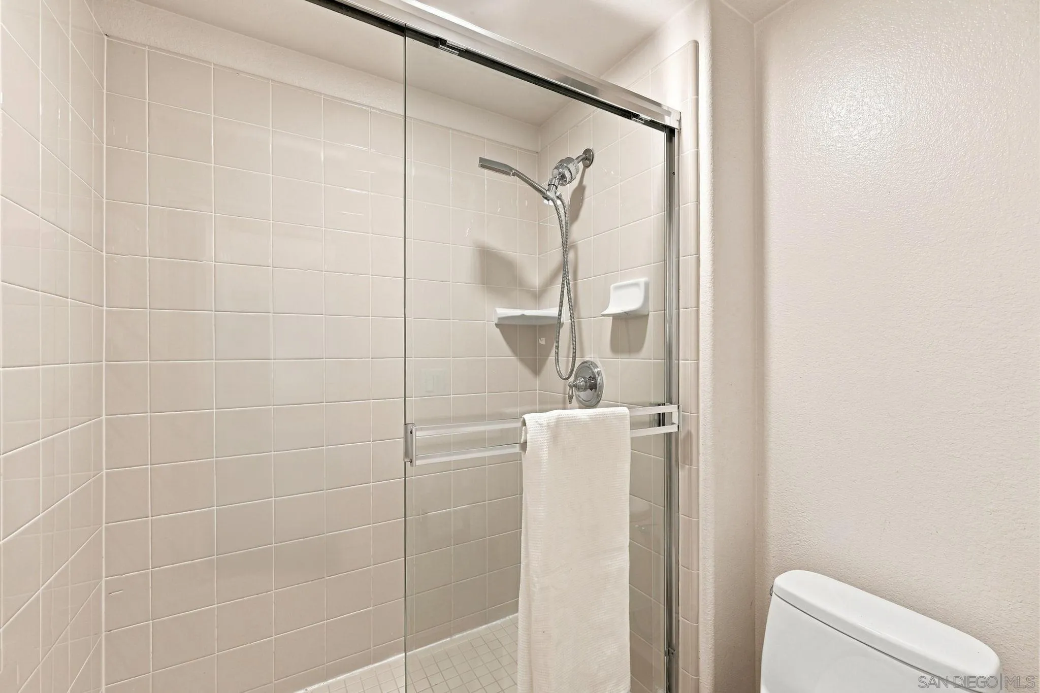 Photo #31: 260020040 Listing: Photo #31