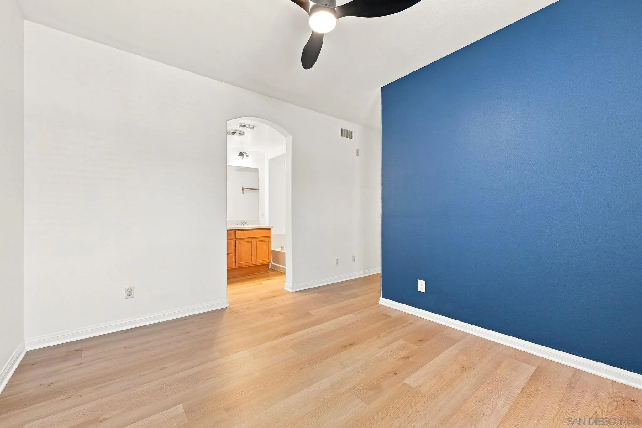 Photo #29: 260020040 Listing: Photo #29