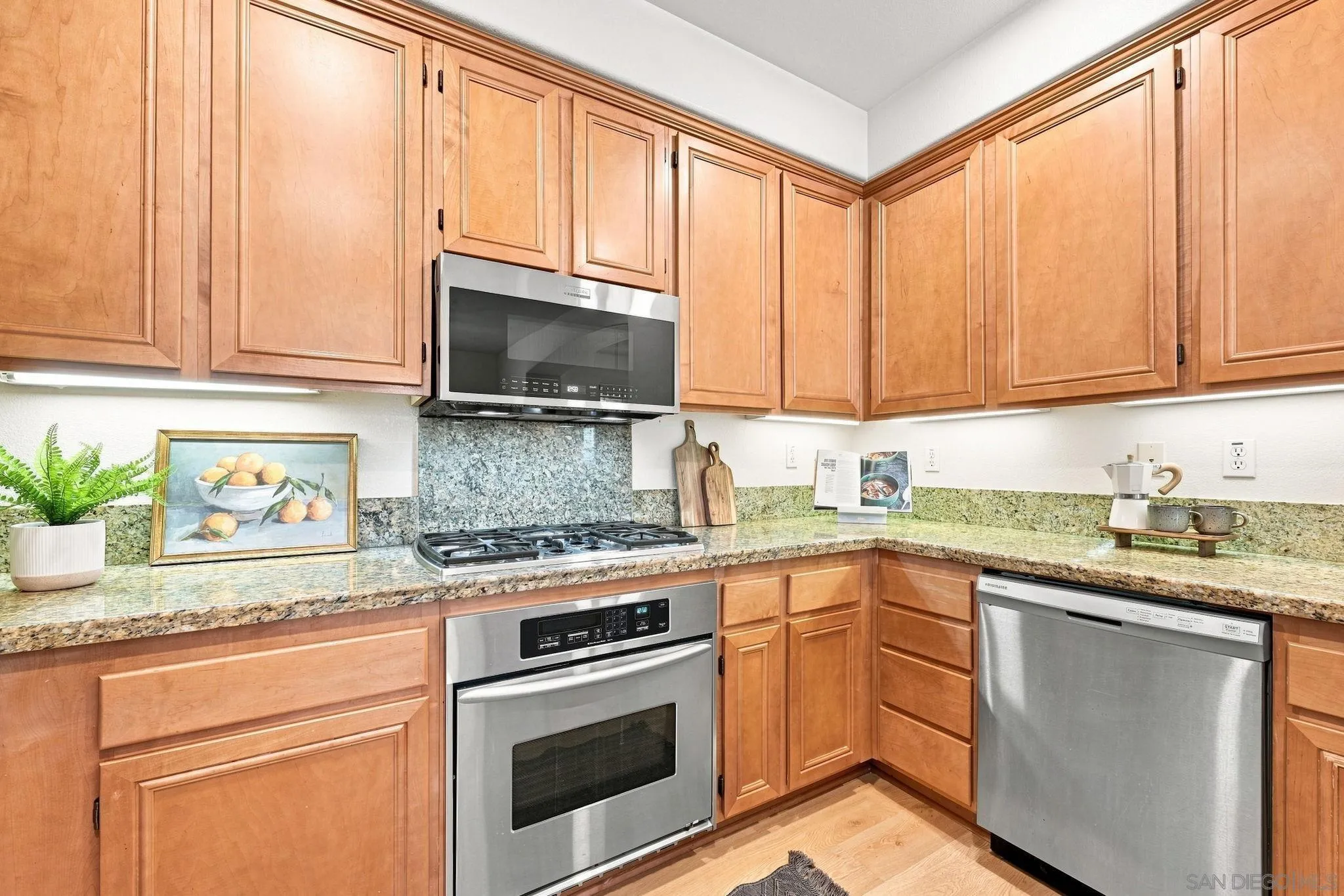 Photo #12: 260020040 Listing: Photo #12