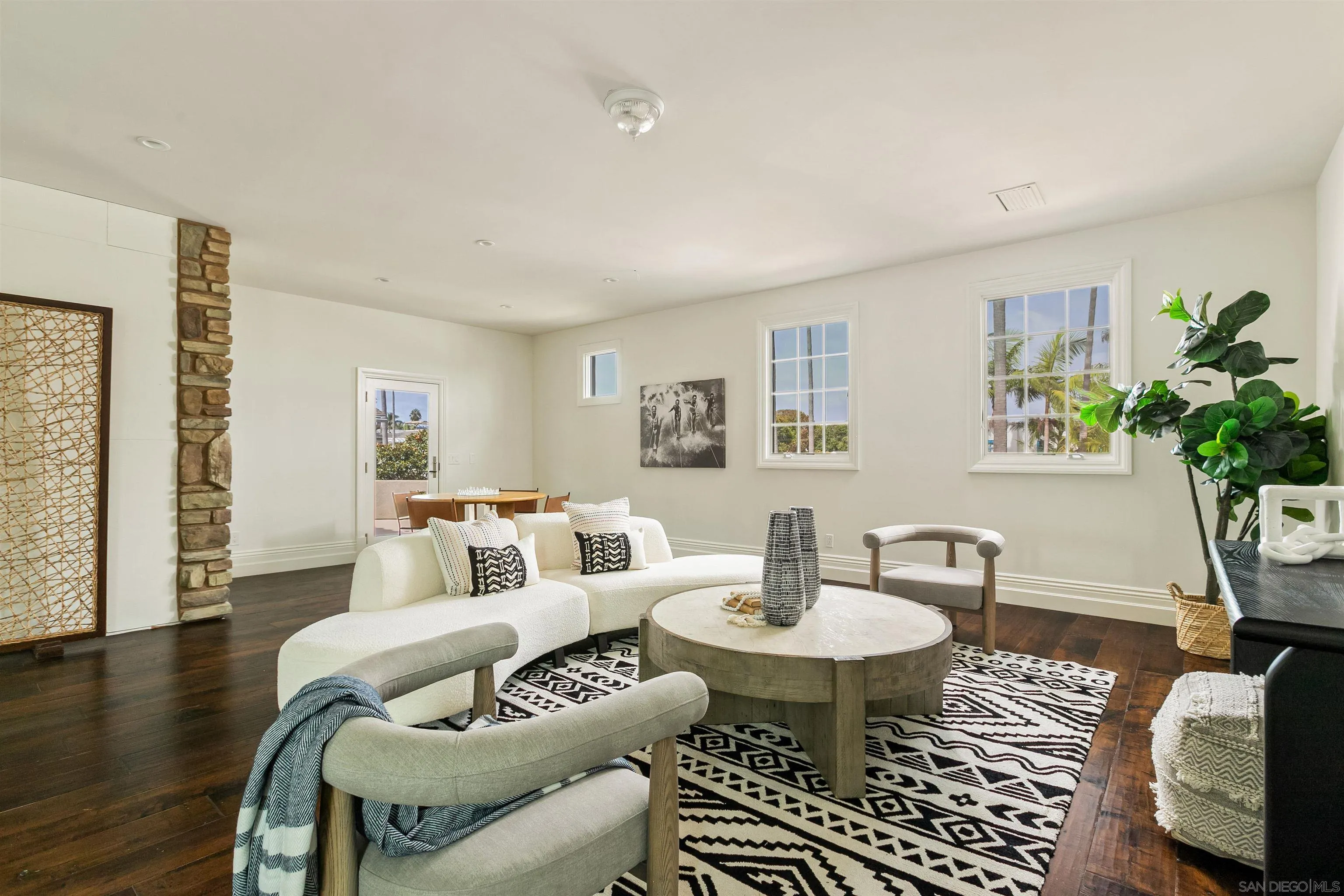 https://cdn.realtyfeed.com/cdn/127/260020041/2146d85c276cf8a36c175b03d048a819.webp