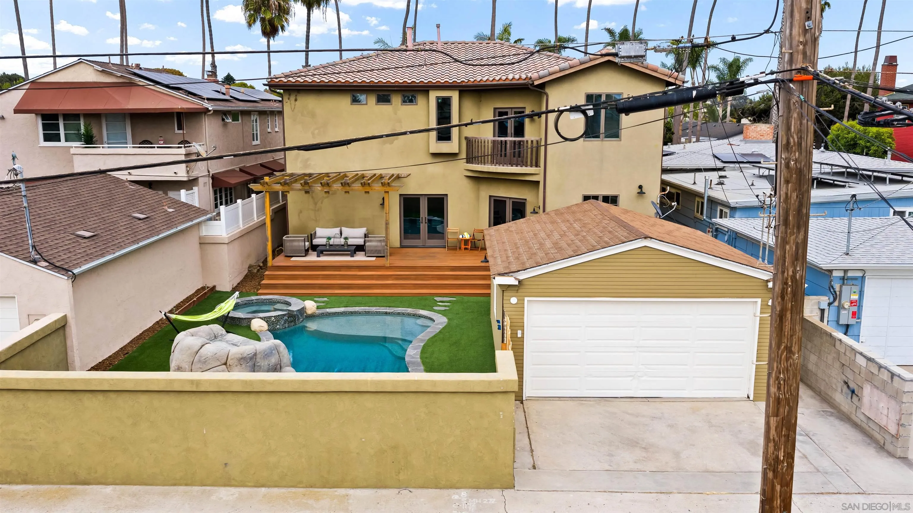 https://cdn.realtyfeed.com/cdn/127/260020041/453422fc26134680943a7c5042e664b8.webp