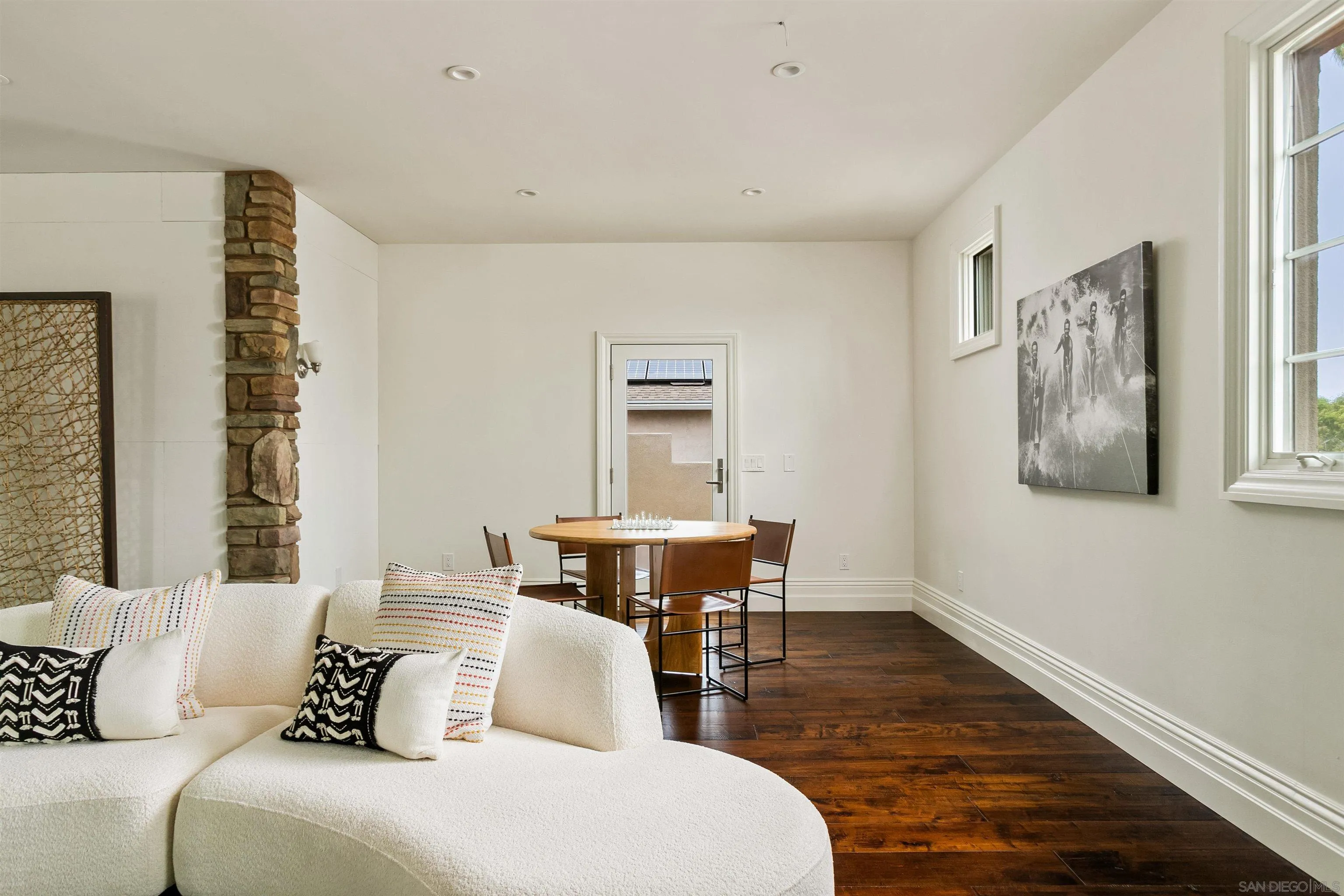 https://cdn.realtyfeed.com/cdn/127/260020041/7ba61694b096a740f86adb9a28dc6fae.webp