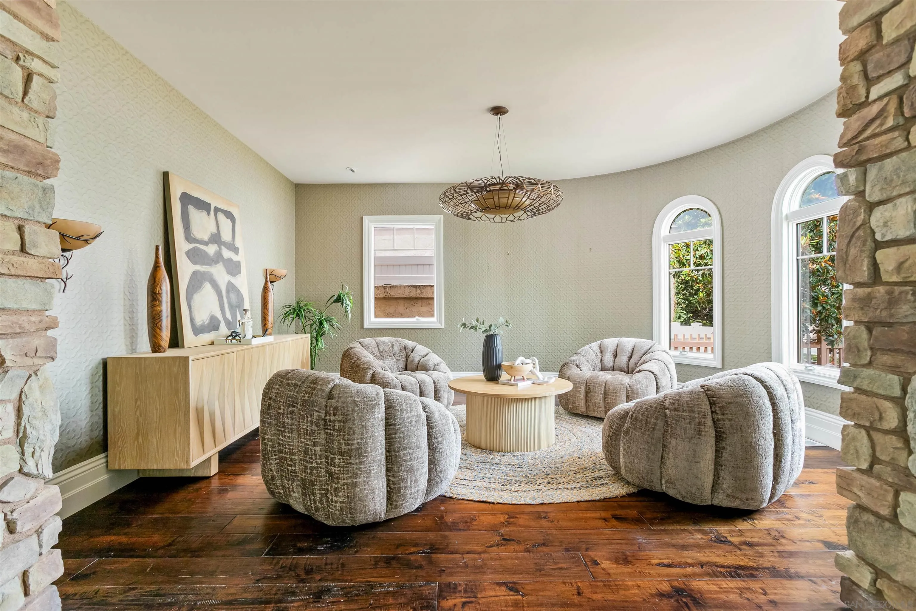 https://cdn.realtyfeed.com/cdn/127/260020041/ec786b6f104884876593dae5857452b2.webp