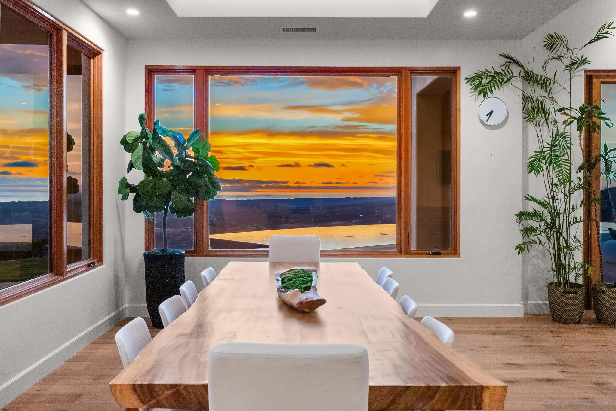 https://cdn.realtyfeed.com/cdn/127/260020051/8d4ec27e523ffd528f17a4baf7e5f071.webp