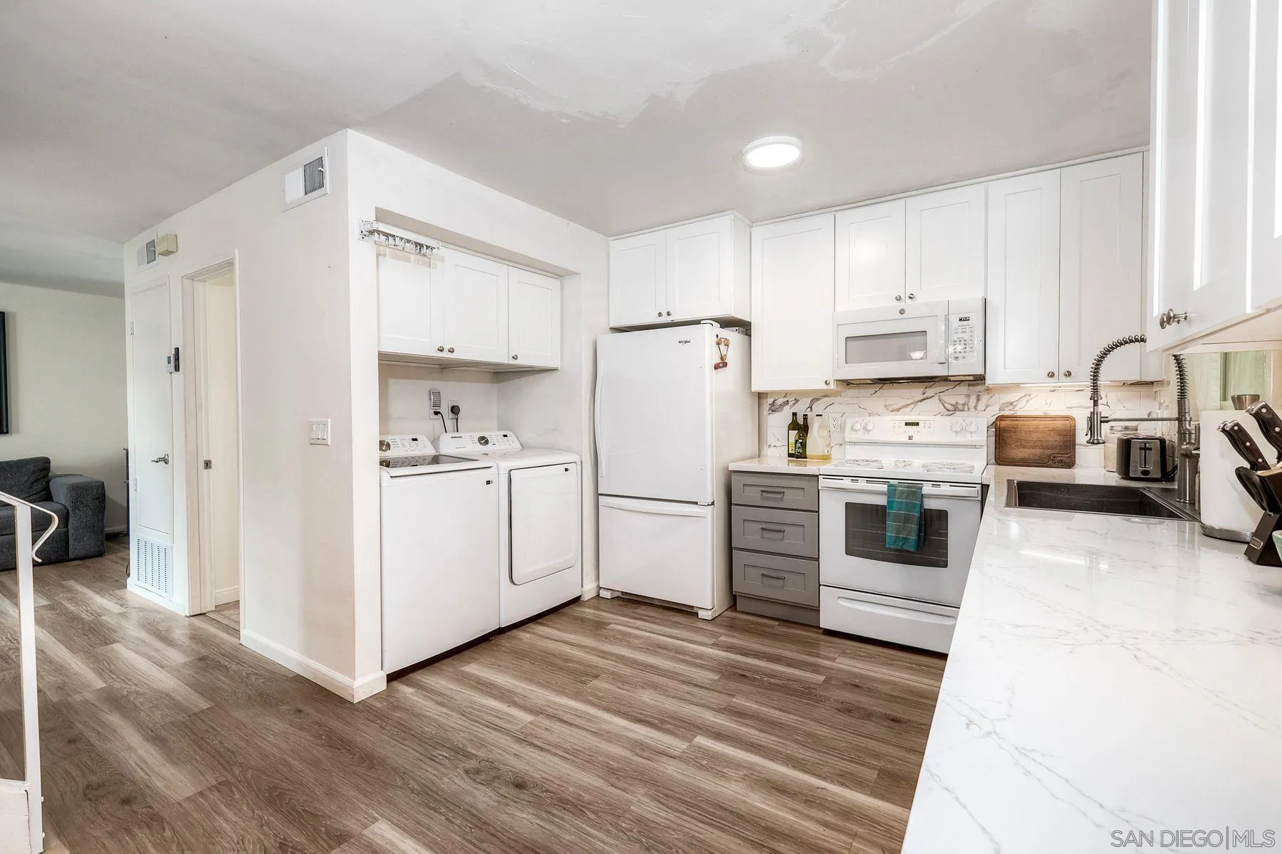 https://cdn.realtyfeed.com/cdn/127/260020052/17cbf070c1cbfcf93b969c27566b0504.webp