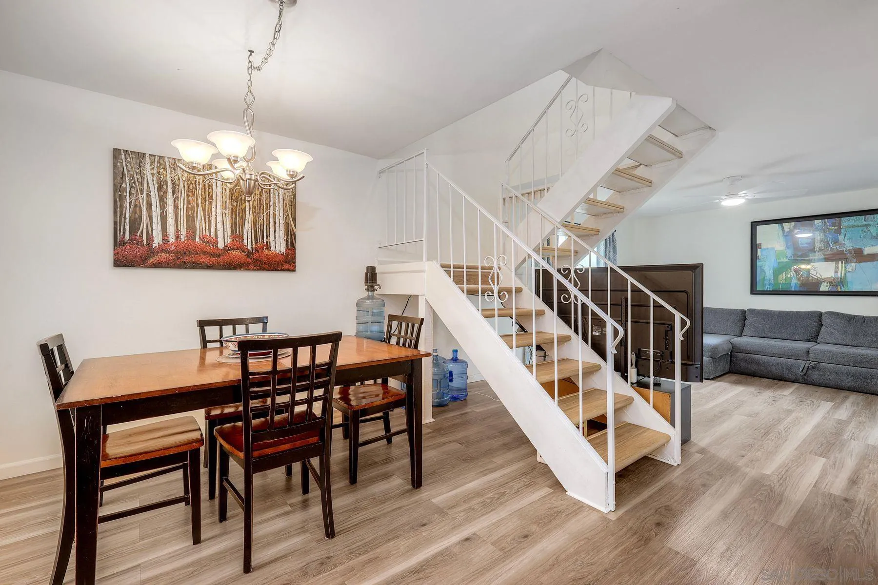 https://cdn.realtyfeed.com/cdn/127/260020052/cc15d82a1091e2445bc7a552ba351945.webp