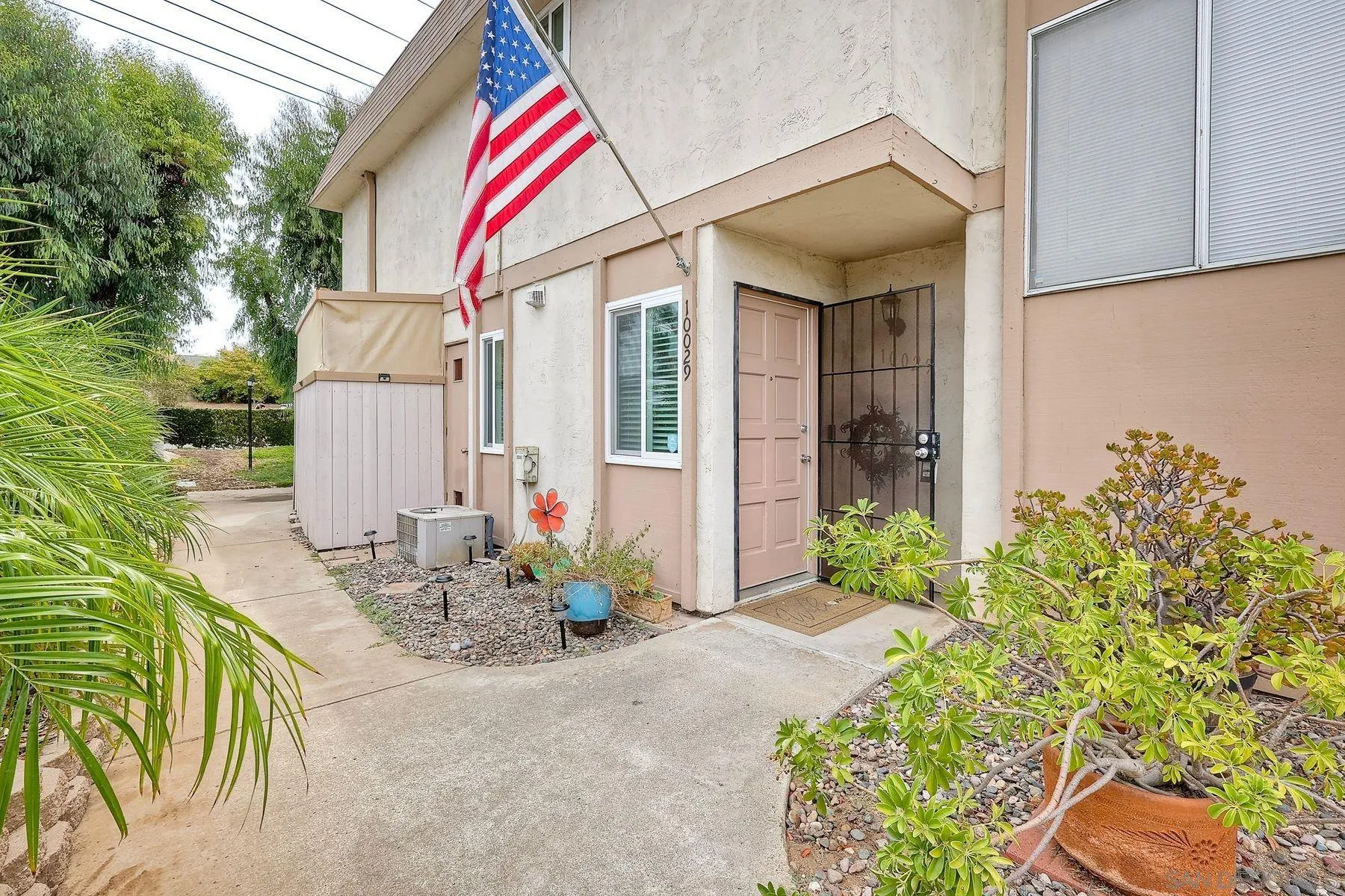 https://cdn.realtyfeed.com/cdn/127/260020052/dc4ced37d5f56949e33a497ded77b892.webp