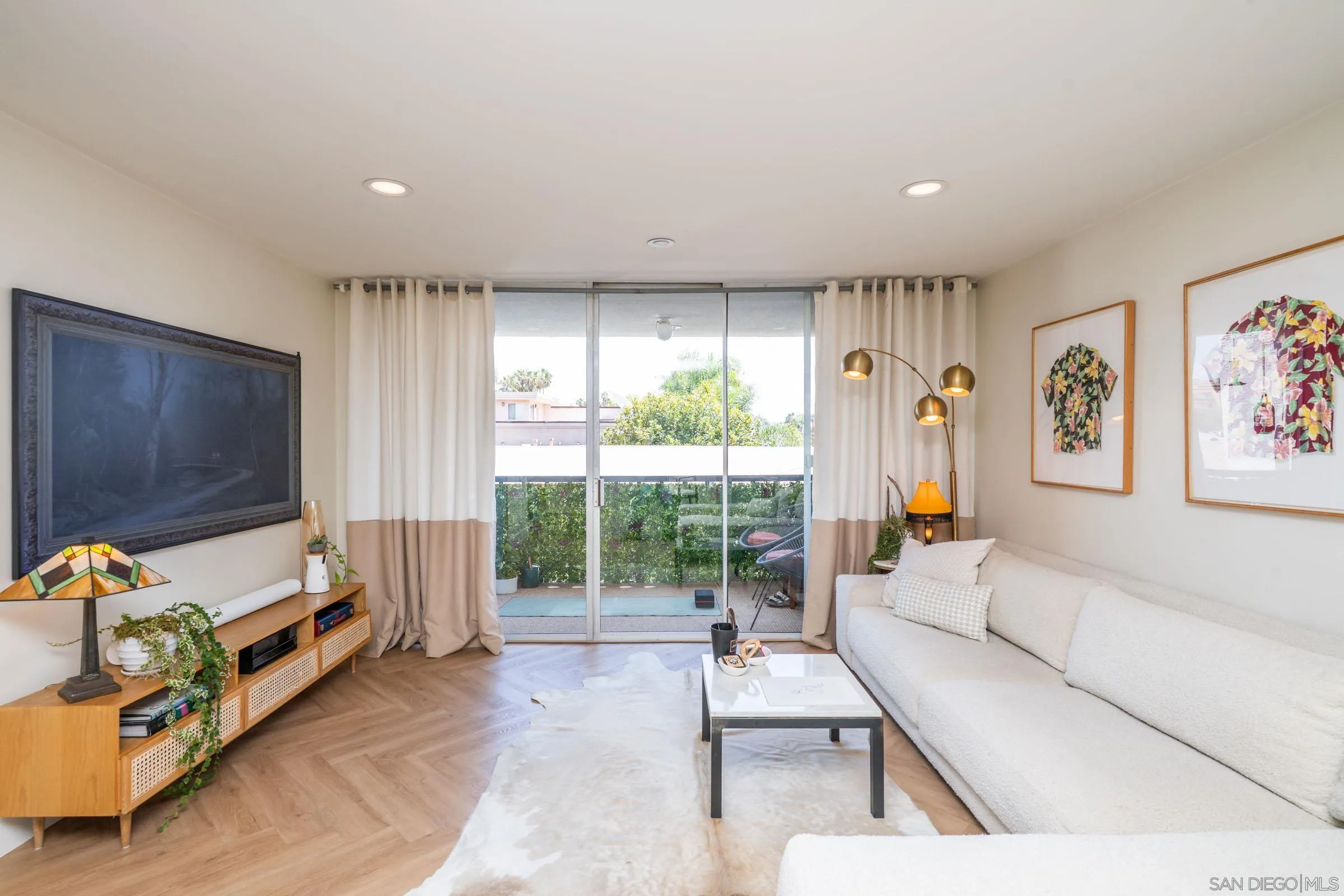 https://cdn.realtyfeed.com/cdn/127/260020056/2ff84d942b730852cef1486c2d124fba.webp