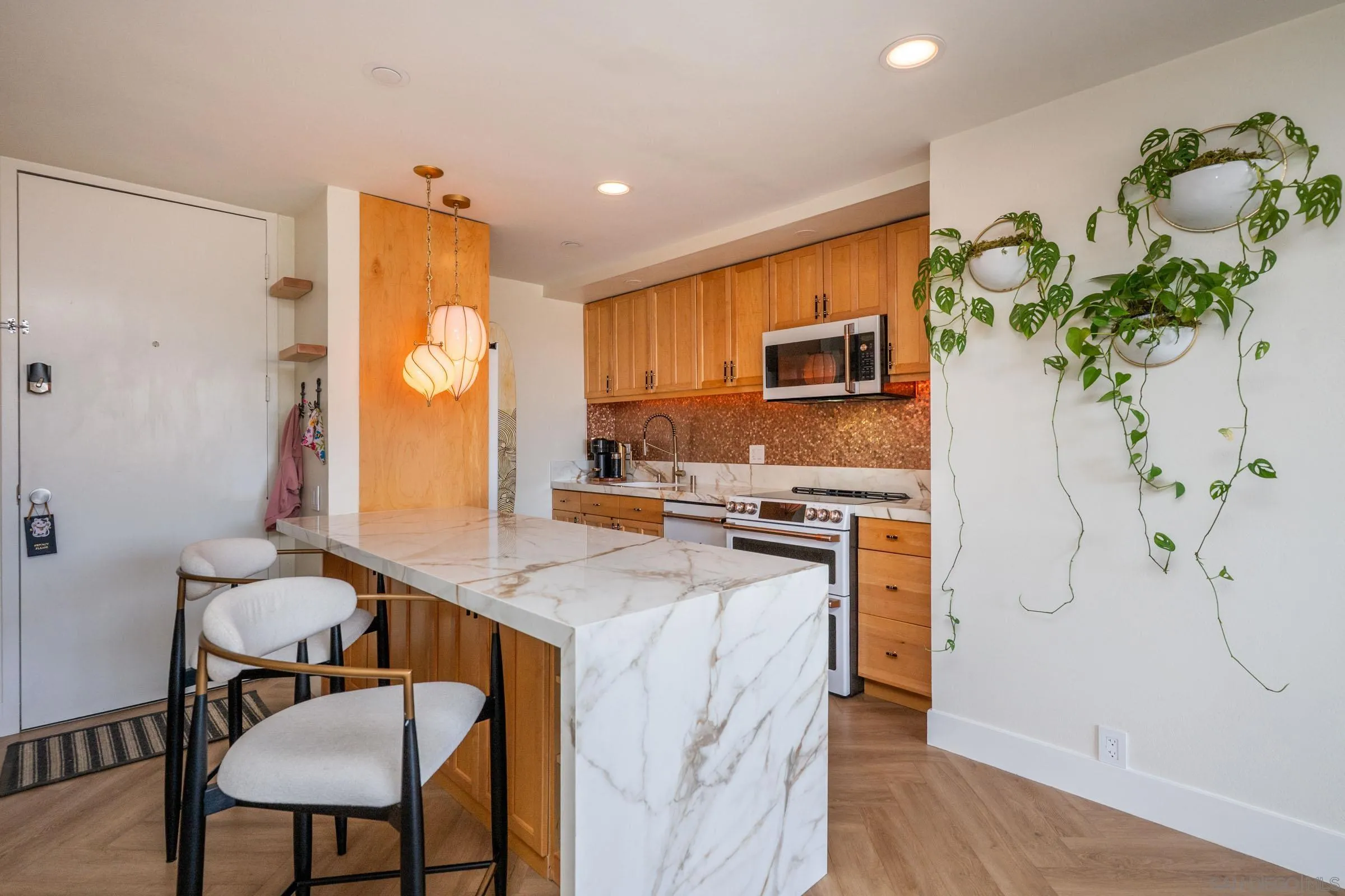 https://cdn.realtyfeed.com/cdn/127/260020056/47abfc919f8f611bf27af12301c88242.webp