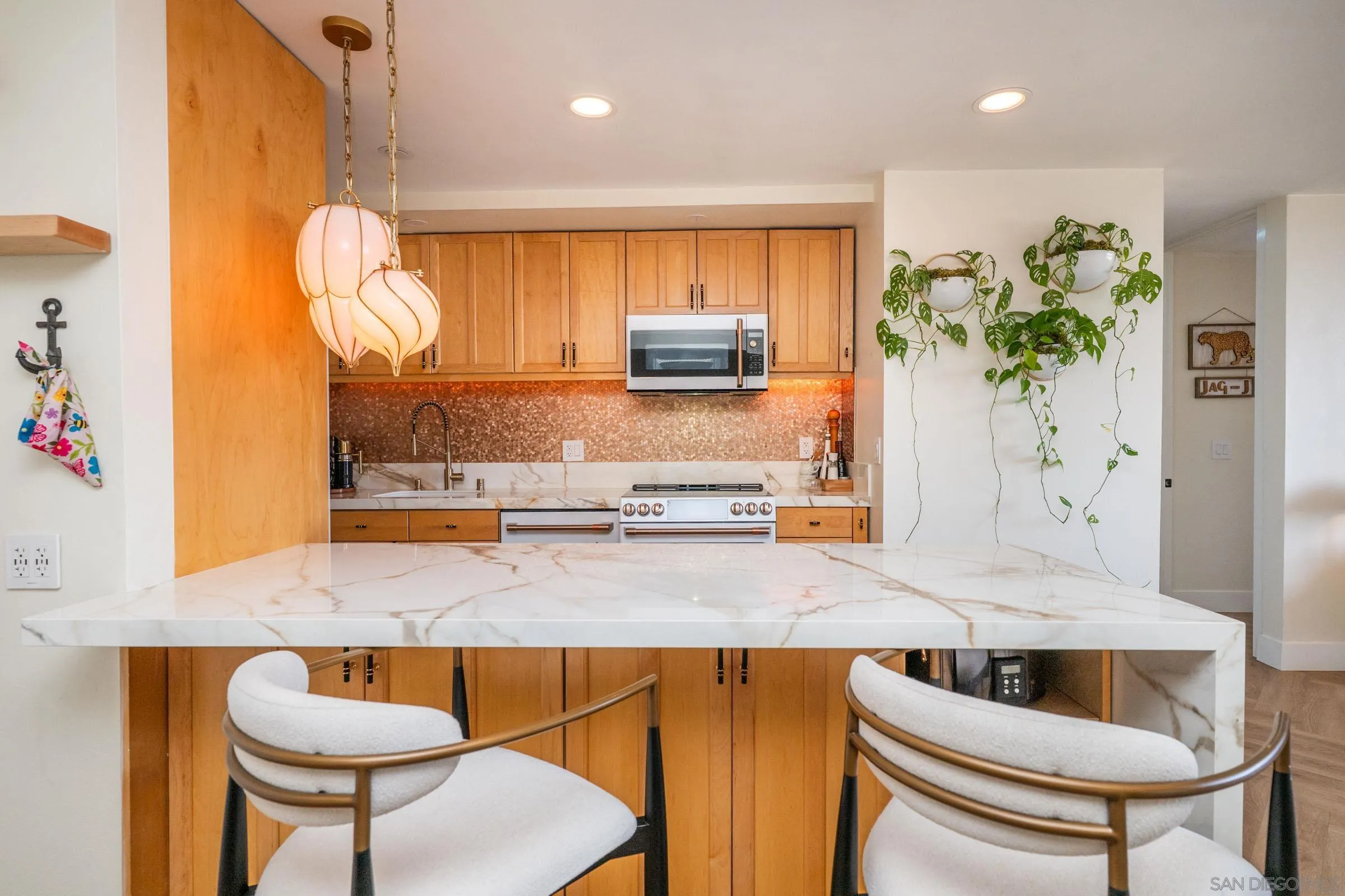 https://cdn.realtyfeed.com/cdn/127/260020056/5e6f6c71abcf6896da366f03f4b50606.webp