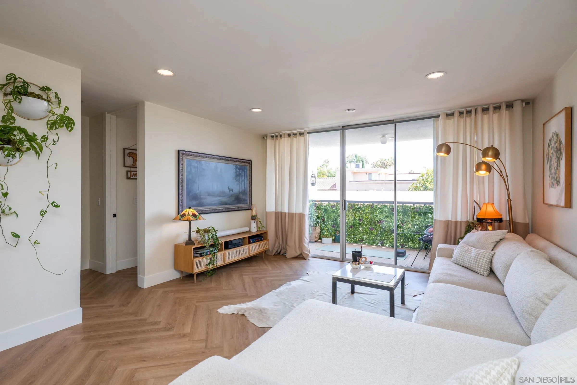 https://cdn.realtyfeed.com/cdn/127/260020056/b571de2f92c19d7825f6a161cdc9caa9.webp