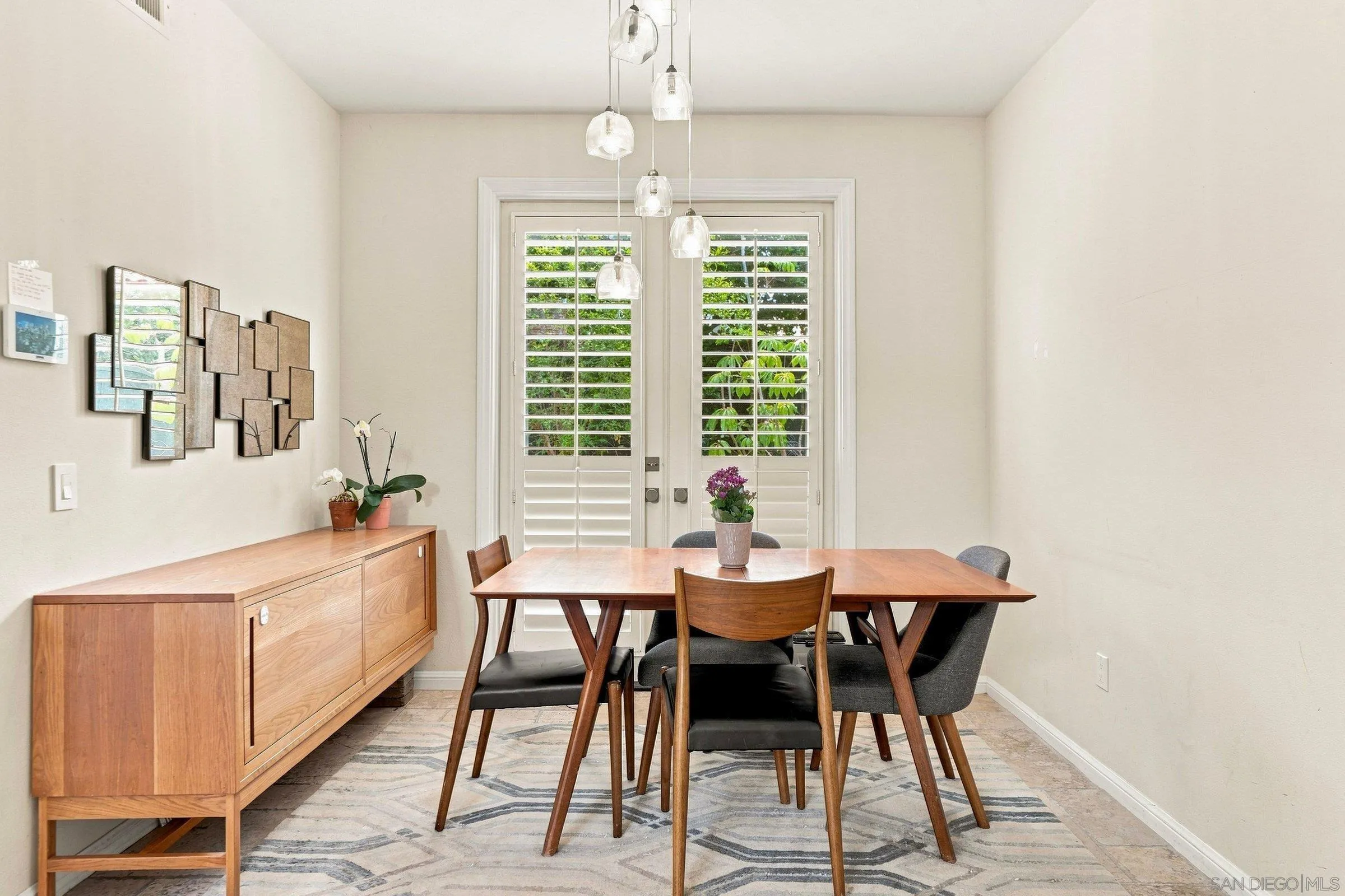 https://cdn.realtyfeed.com/cdn/127/260020059/04a42763bf849357e78c02c37d324454.webp