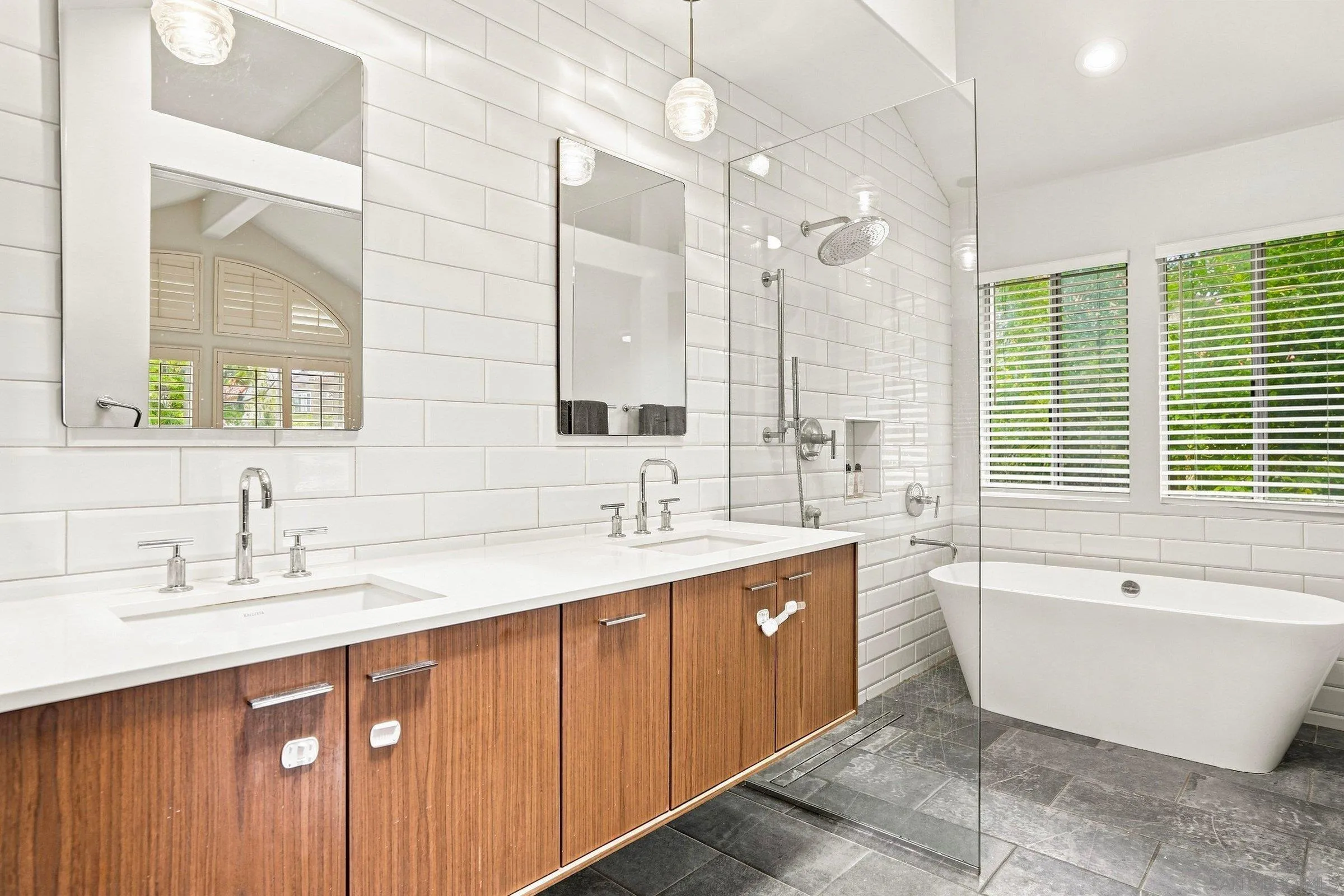 https://cdn.realtyfeed.com/cdn/127/260020059/062d5bc43db2c57b94c86b1381eb6d28.webp