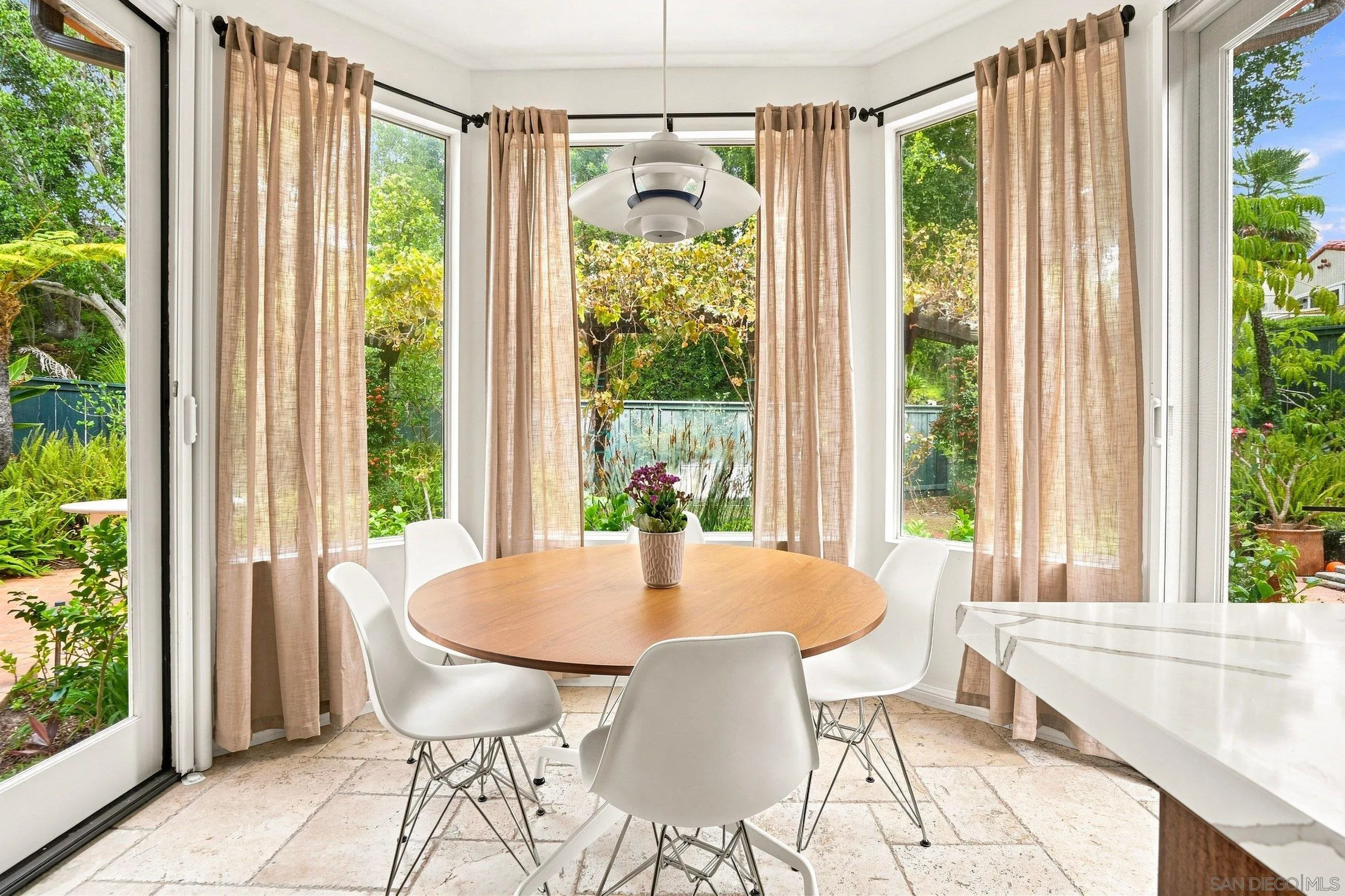 https://cdn.realtyfeed.com/cdn/127/260020059/17b6f0534627eee4a3972780a3016777.webp