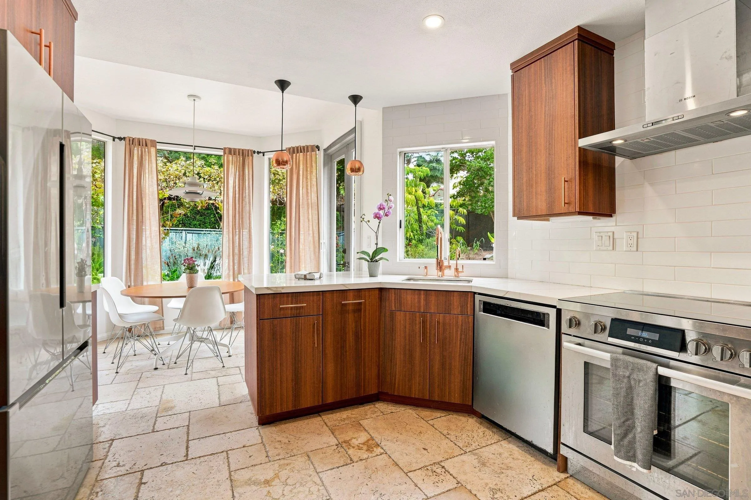 https://cdn.realtyfeed.com/cdn/127/260020059/a78c739a9ff95c1d974e44bdd86ebca9.webp
