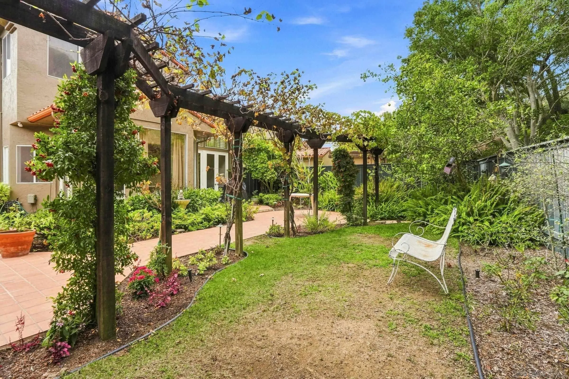 https://cdn.realtyfeed.com/cdn/127/260020059/c8ef3e6d3394b3ea2cbd7682080abfdc.webp