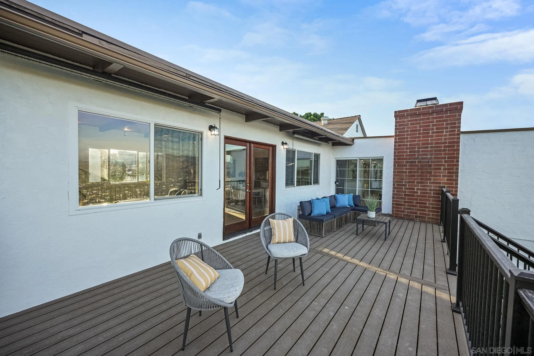 https://cdn.realtyfeed.com/cdn/127/260020062/00bc2d3db3f81ca1702ec5620d3c5156.webp