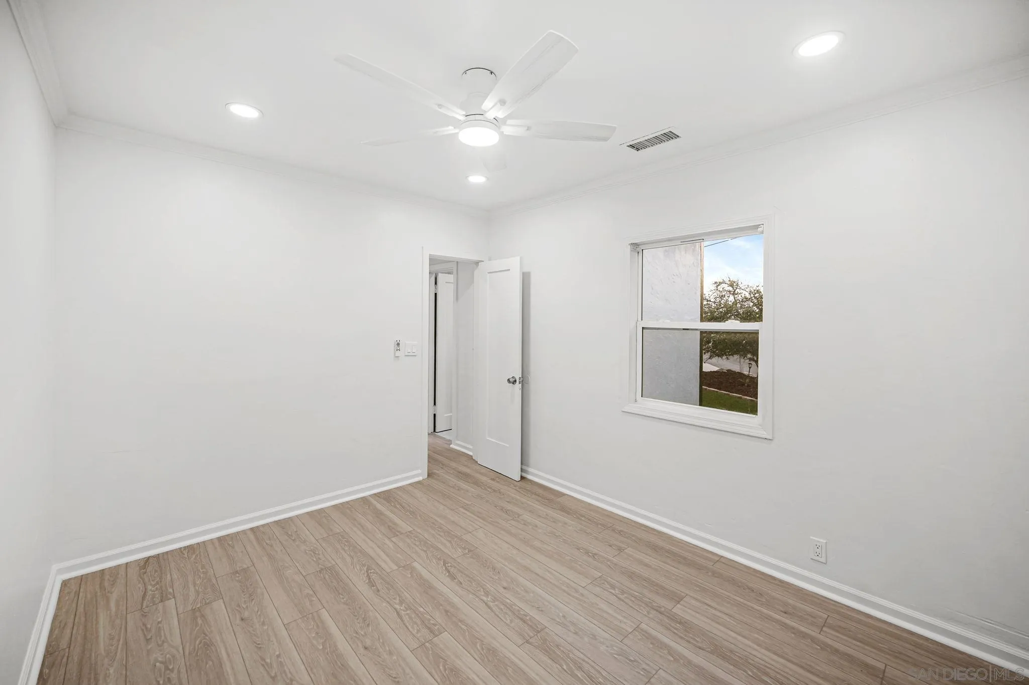 https://cdn.realtyfeed.com/cdn/127/260020062/26c940ba6b03661990104060ccf5f231.webp