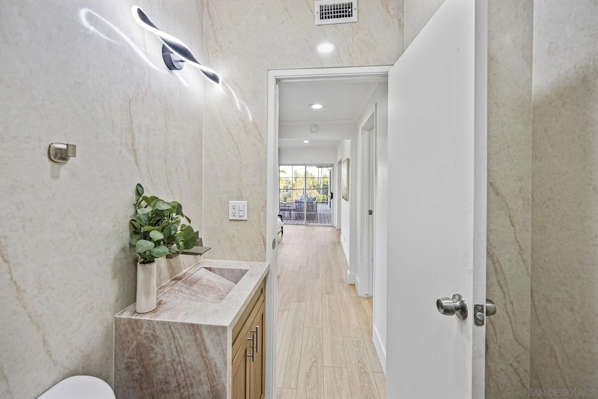https://cdn.realtyfeed.com/cdn/127/260020062/427126ad0a65250a36a04c14bc09ce0e.webp