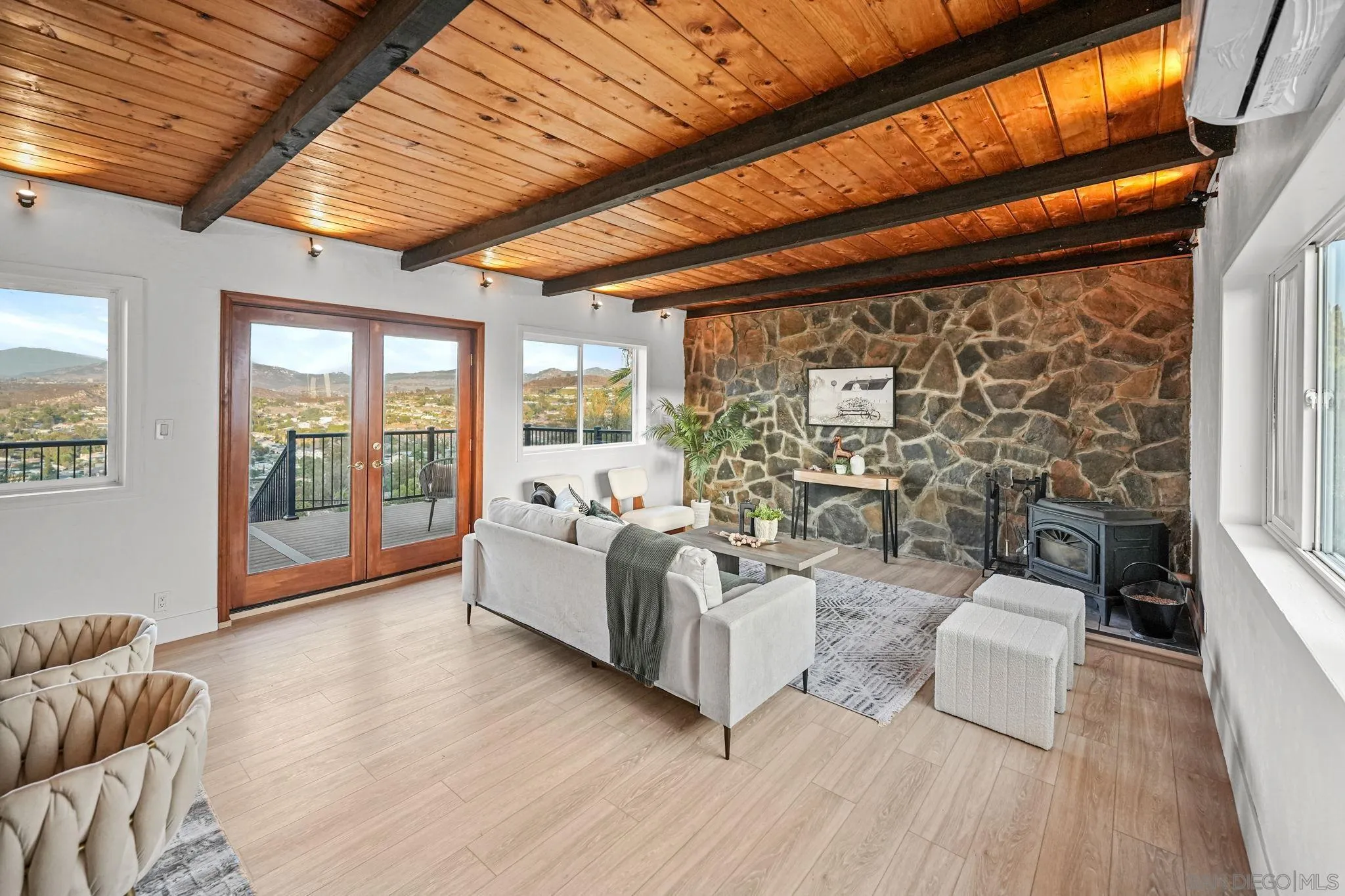 https://cdn.realtyfeed.com/cdn/127/260020062/4cb8e30b1a86b475ccabce9d79e7ec3d.webp