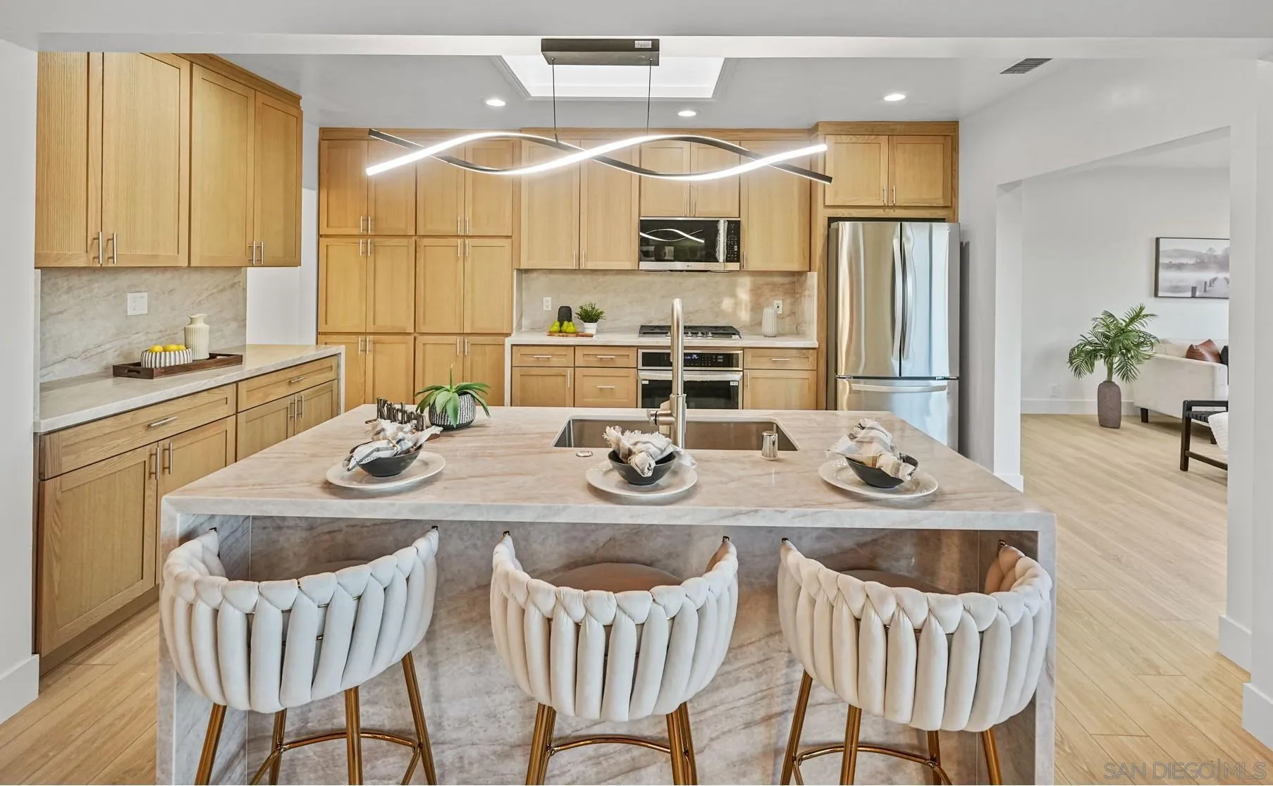 https://cdn.realtyfeed.com/cdn/127/260020062/9f59b131d82860b09a399df2480e7811.webp