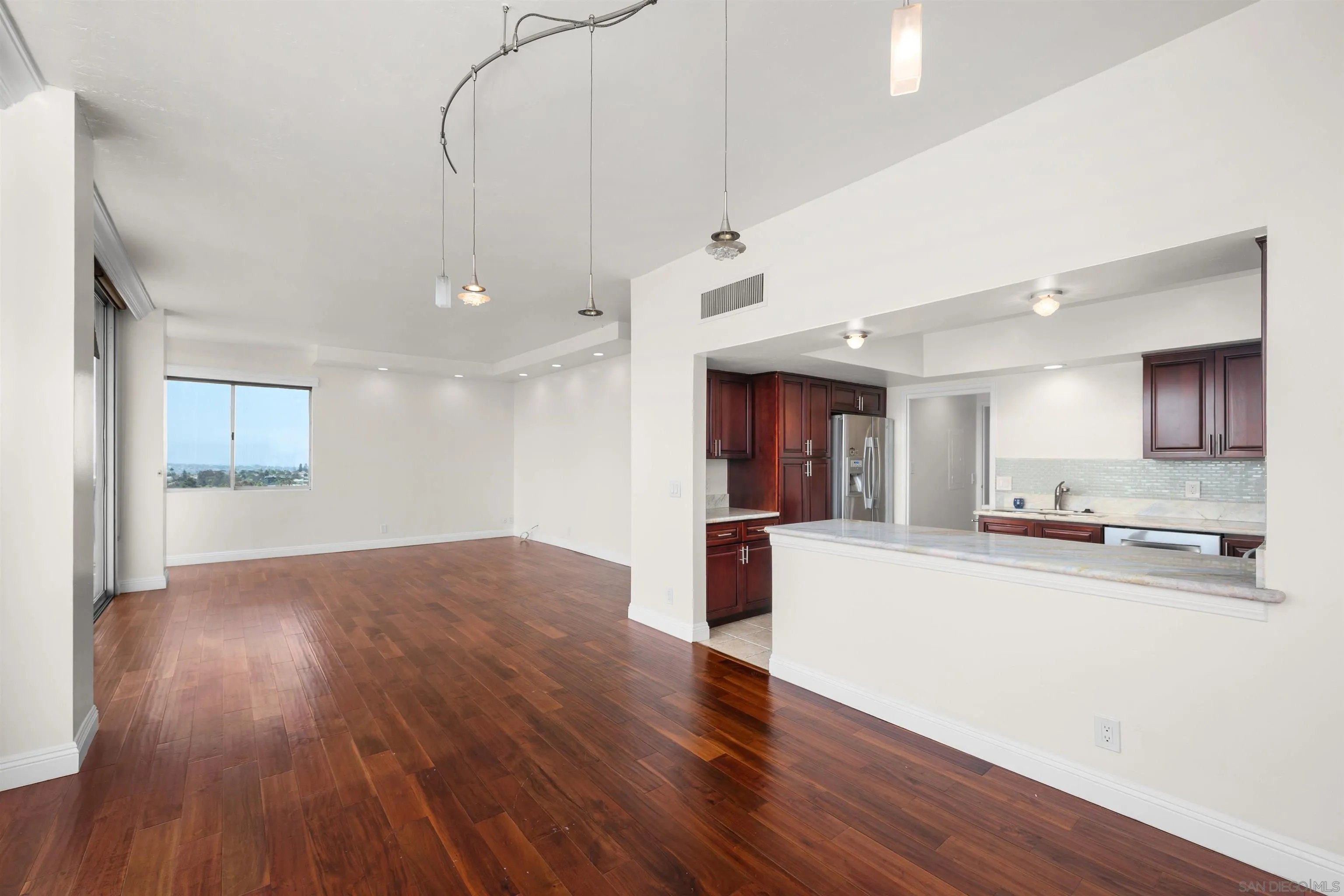 Photo #11: 260020069 Listing: Photo #11