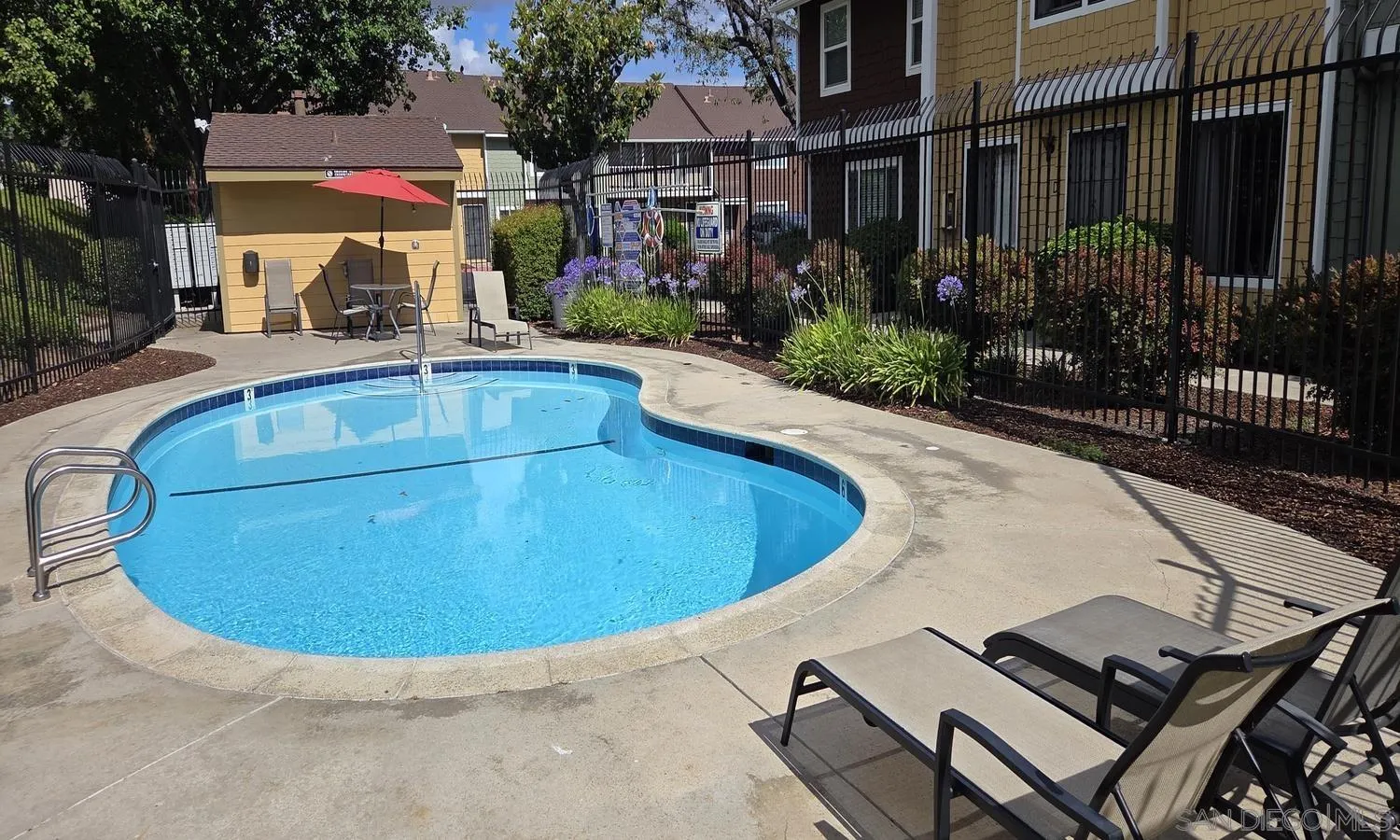 https://cdn.realtyfeed.com/cdn/127/260020070/afb05a628fa804a79016df074e4aa6ae.webp